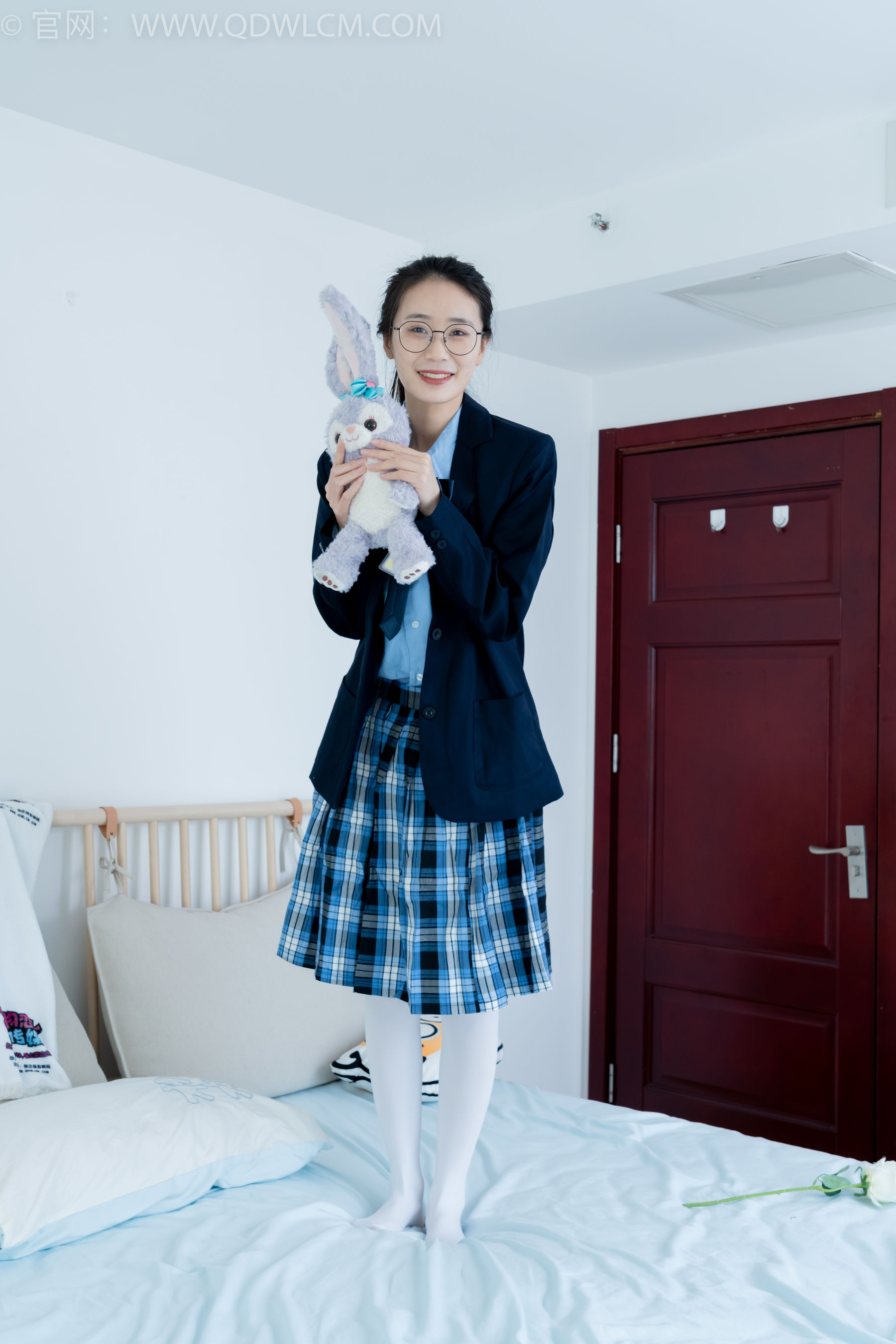 物恋传媒 No.2244 菜菜 -皮鞋、厚白丝、jk制服、皮筋绑脚老头乐挠脚剧情/(160P)