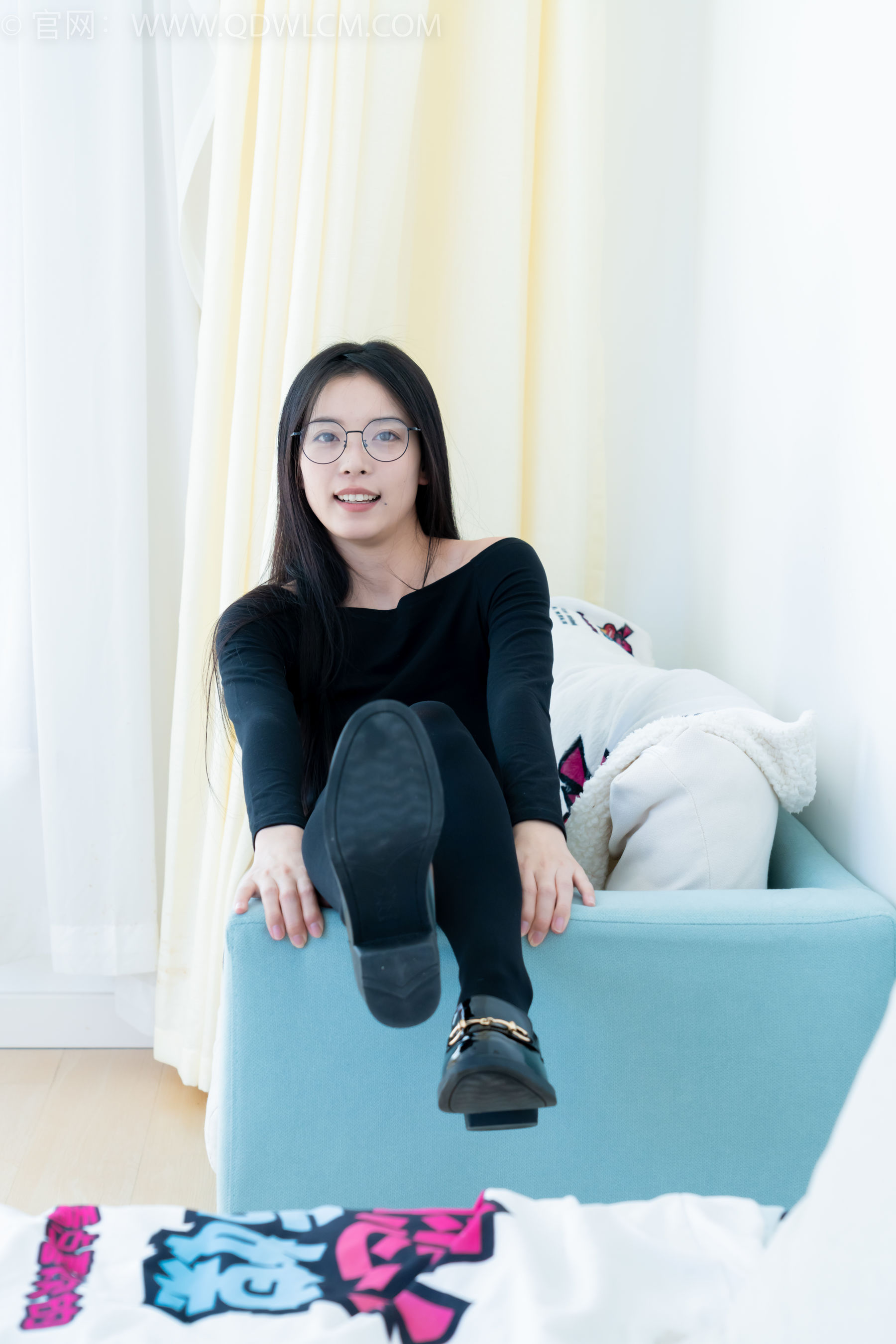 物恋传媒 No.2256 茯苓 -平底鞋、厚肉丝、厚黑丝、皮筋绑脚和挠脚心剧情/(220P)