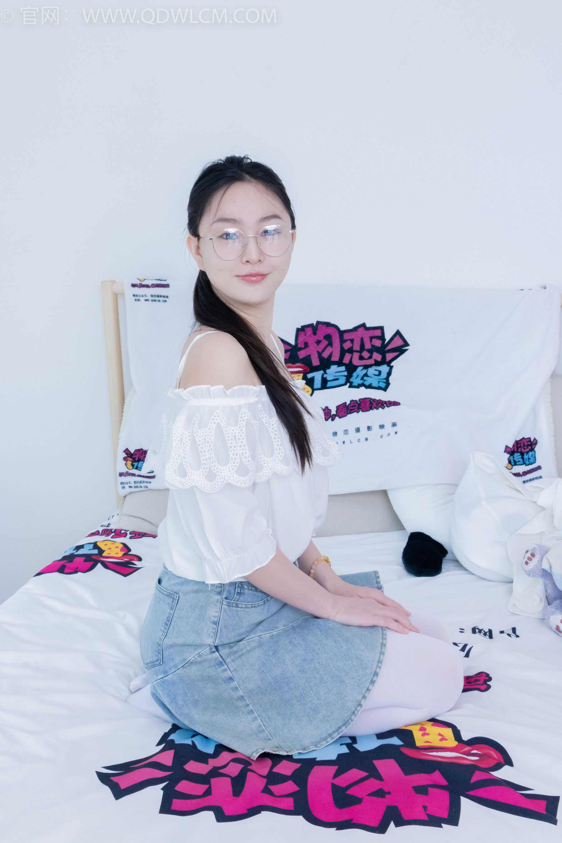 物恋传媒 No.2246 美兔 -皮鞋、厚白丝、皮筋绑脚老头乐挠脚剧情/(150P)