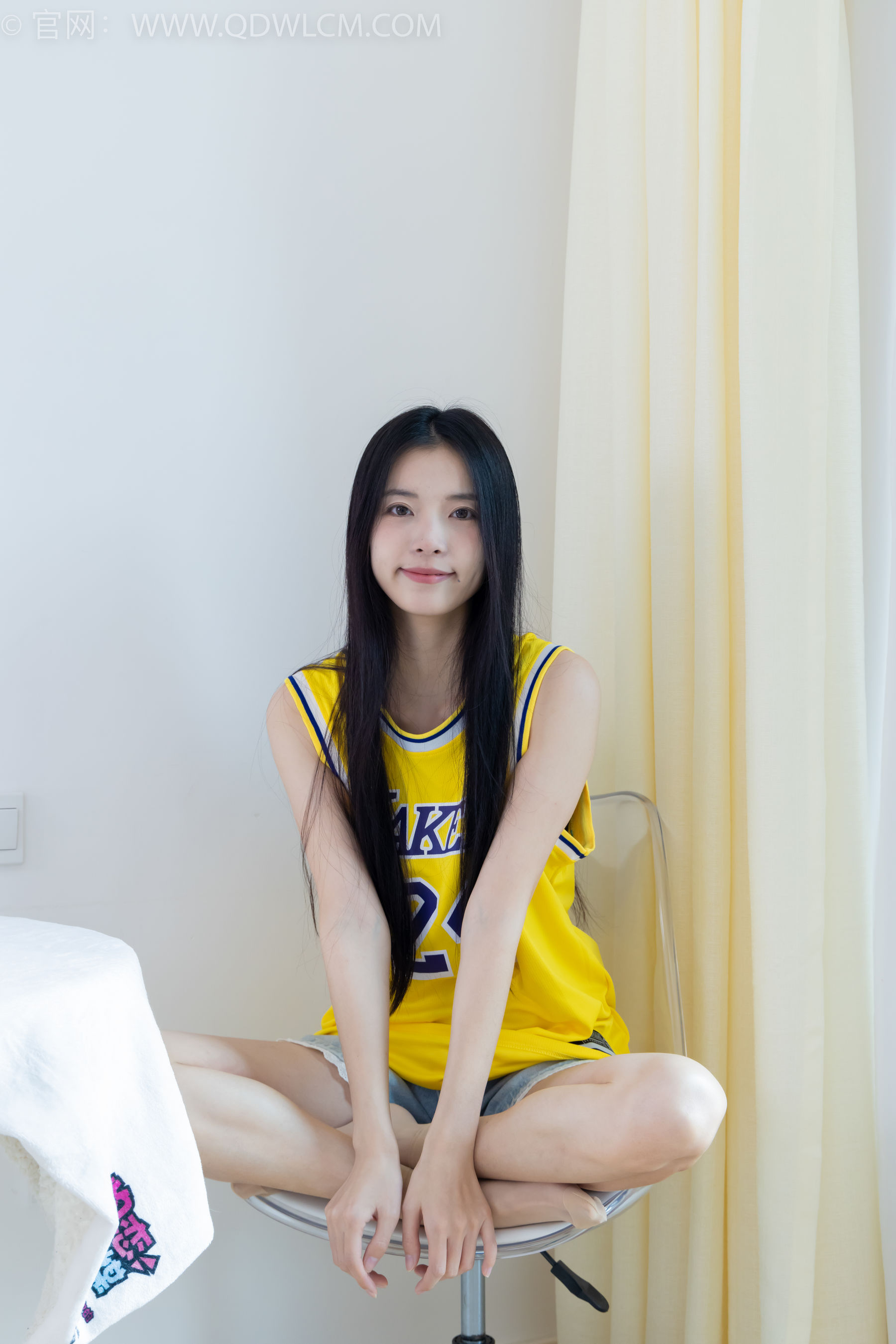 物恋传媒 No.2245 茯苓 -板鞋、短款薄肉丝、裸足/(190P)