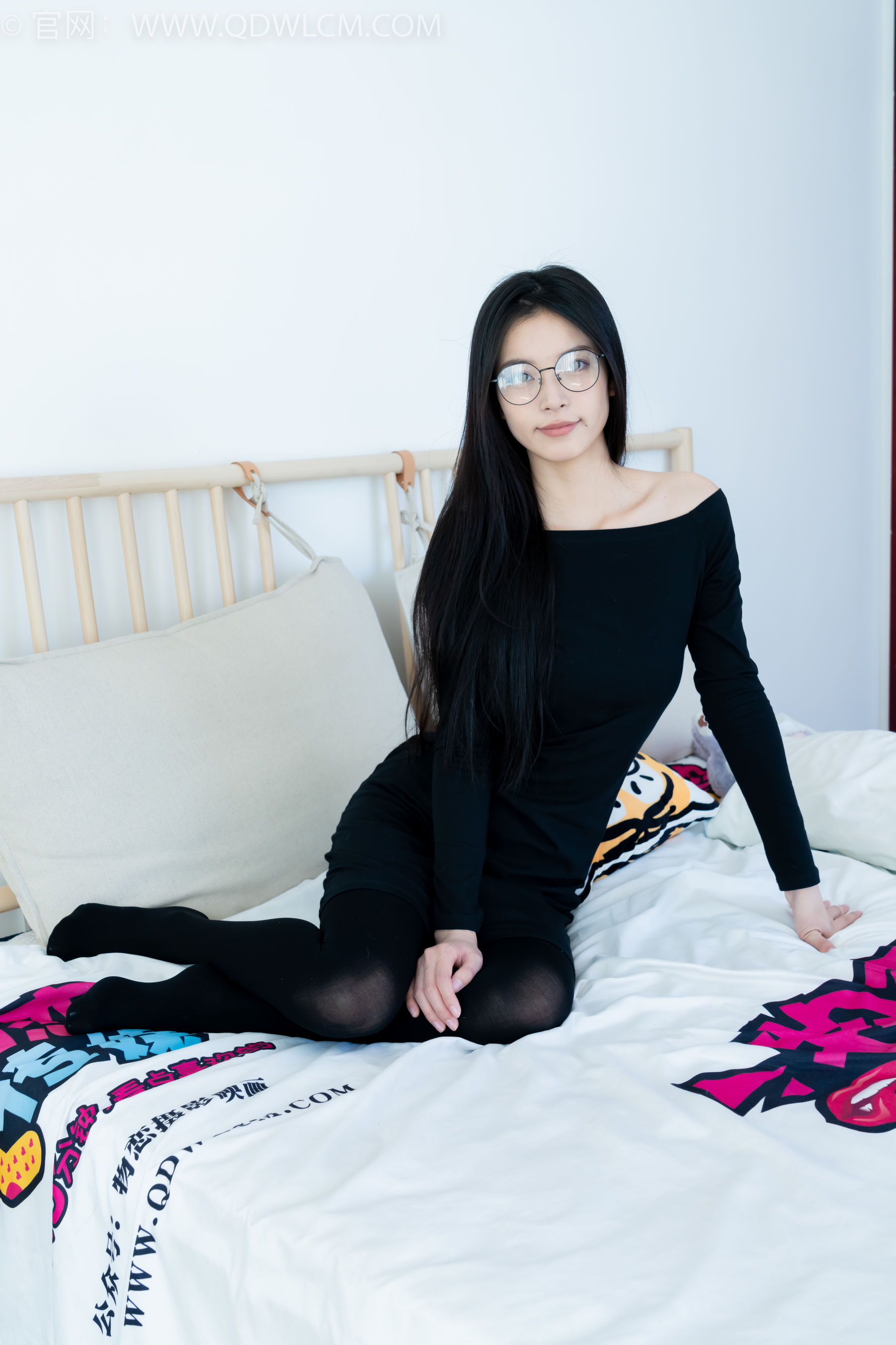 物恋传媒 No.2256 茯苓 -平底鞋、厚肉丝、厚黑丝、皮筋绑脚和挠脚心剧情/(220P)