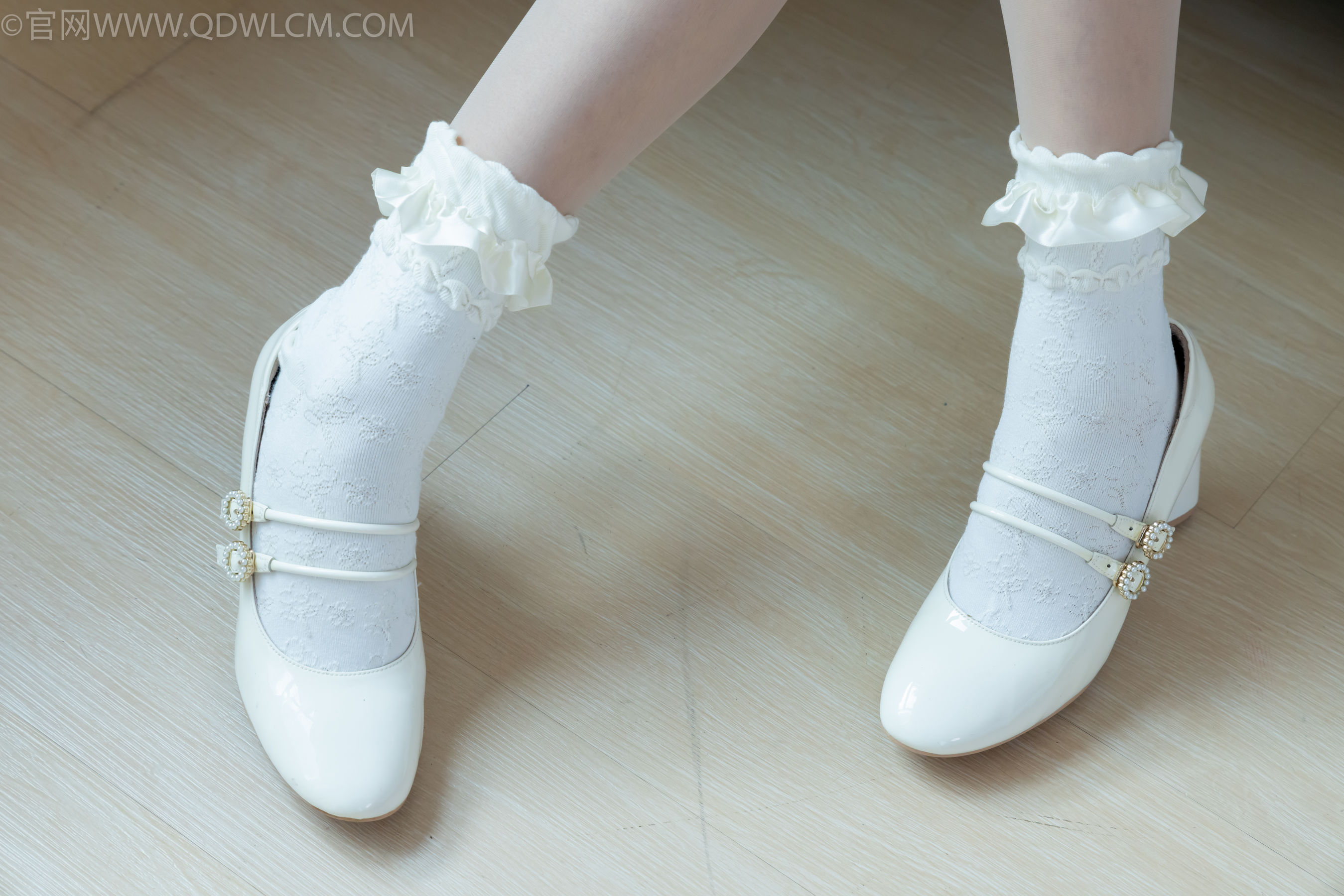 物恋传媒 No.2261 小影 -高跟鞋、白棉袜、薄肉丝/(167P)