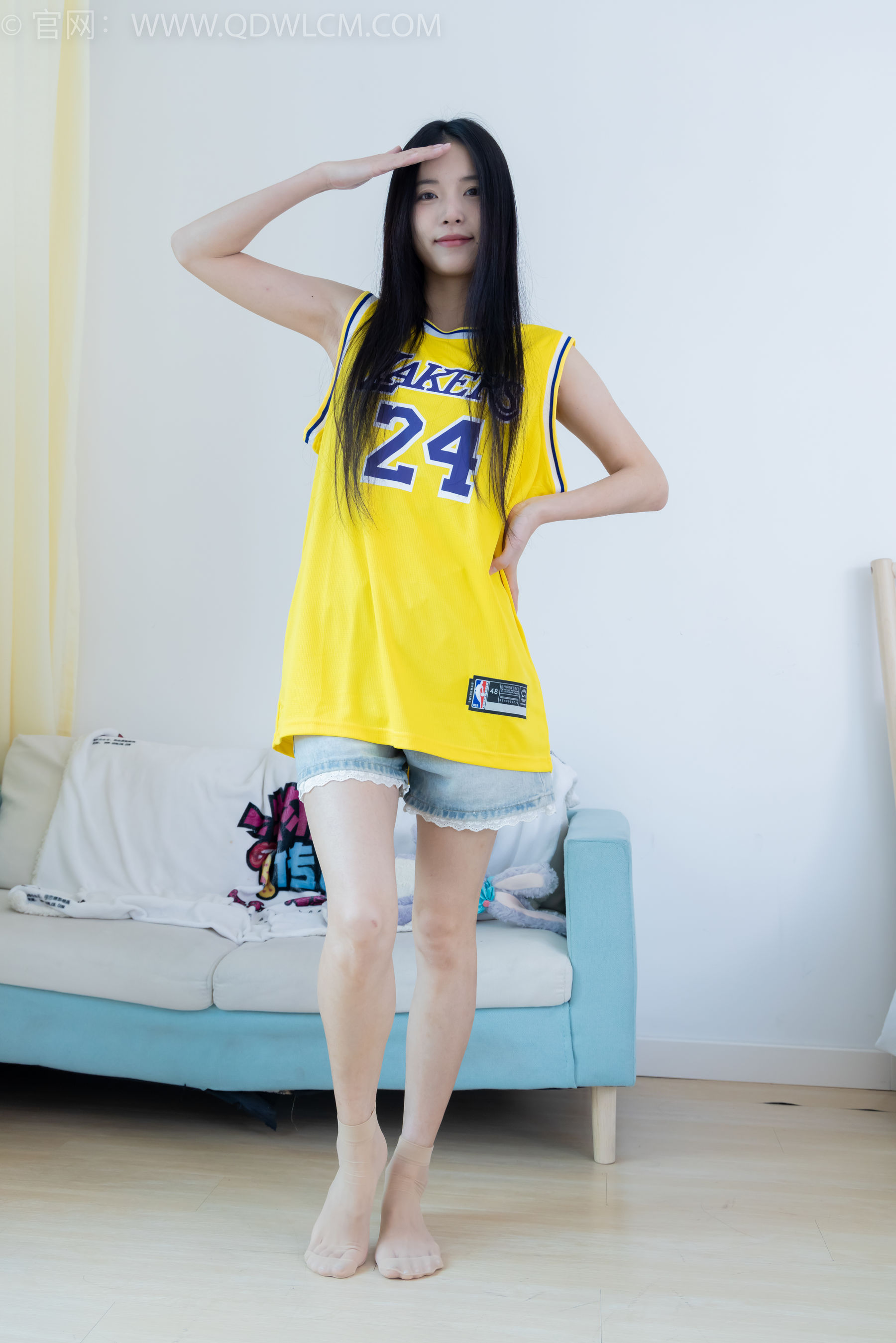 物恋传媒 No.2245 茯苓 -板鞋、短款薄肉丝、裸足/(190P)