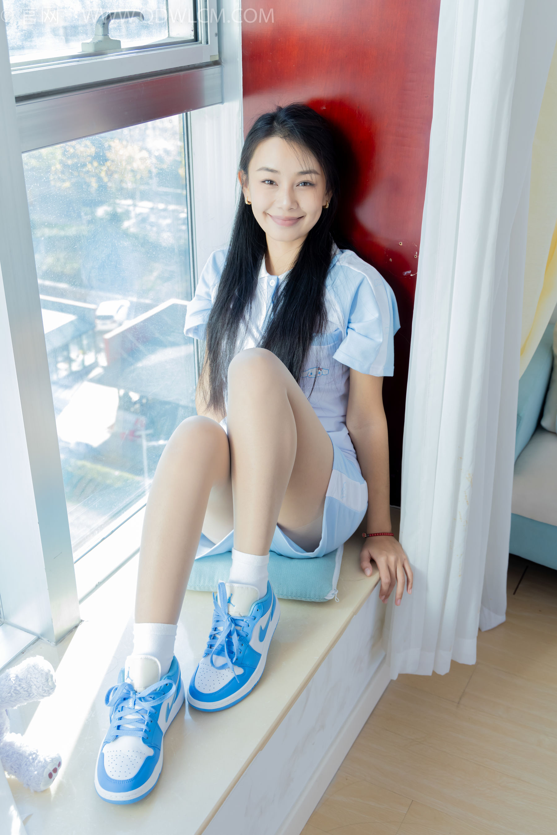 物恋传媒 No.2250 岚岚 -板鞋、白棉袜、薄肉丝、老头乐挠脚剧情/(150P)