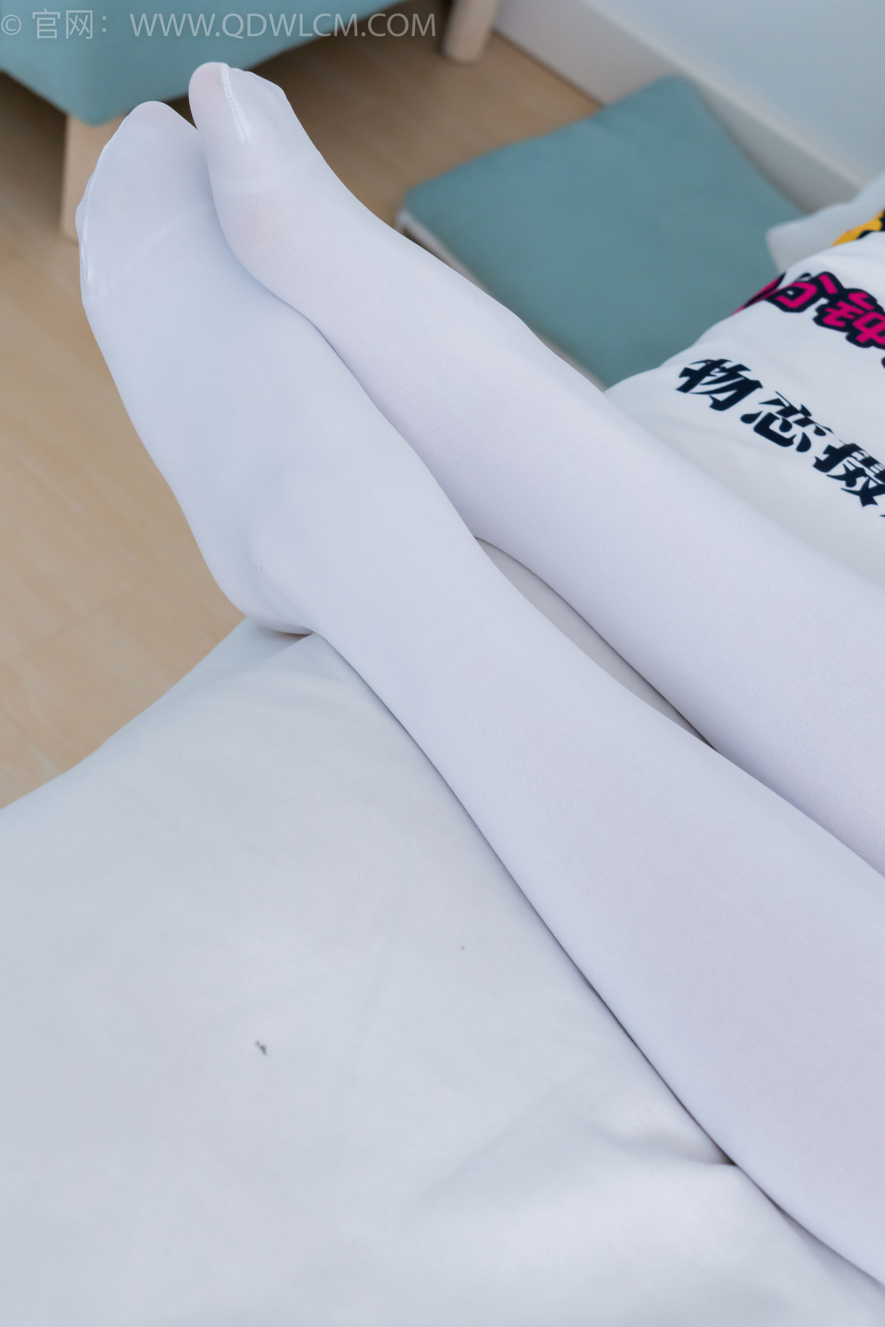 物恋传媒 No.2233 小影 -小影 -高跟鞋、厚白丝/(150P)