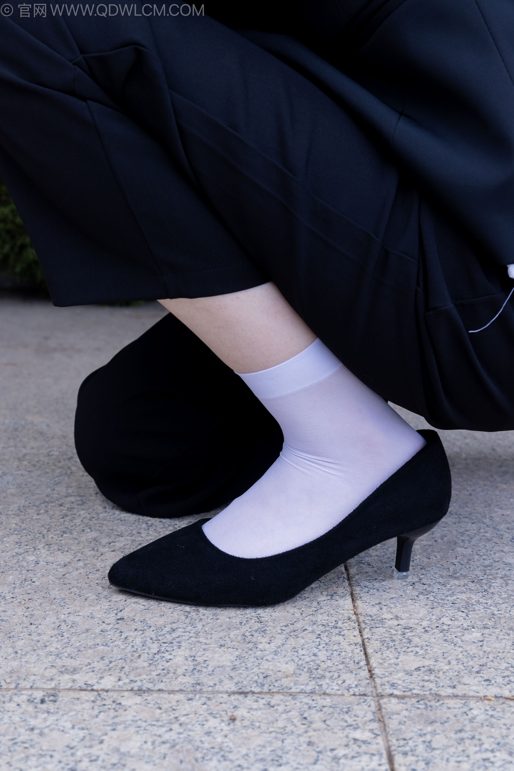 物恋传媒 No.2238 小酒 -高跟鞋、短白丝、ol制服户外/(230P)