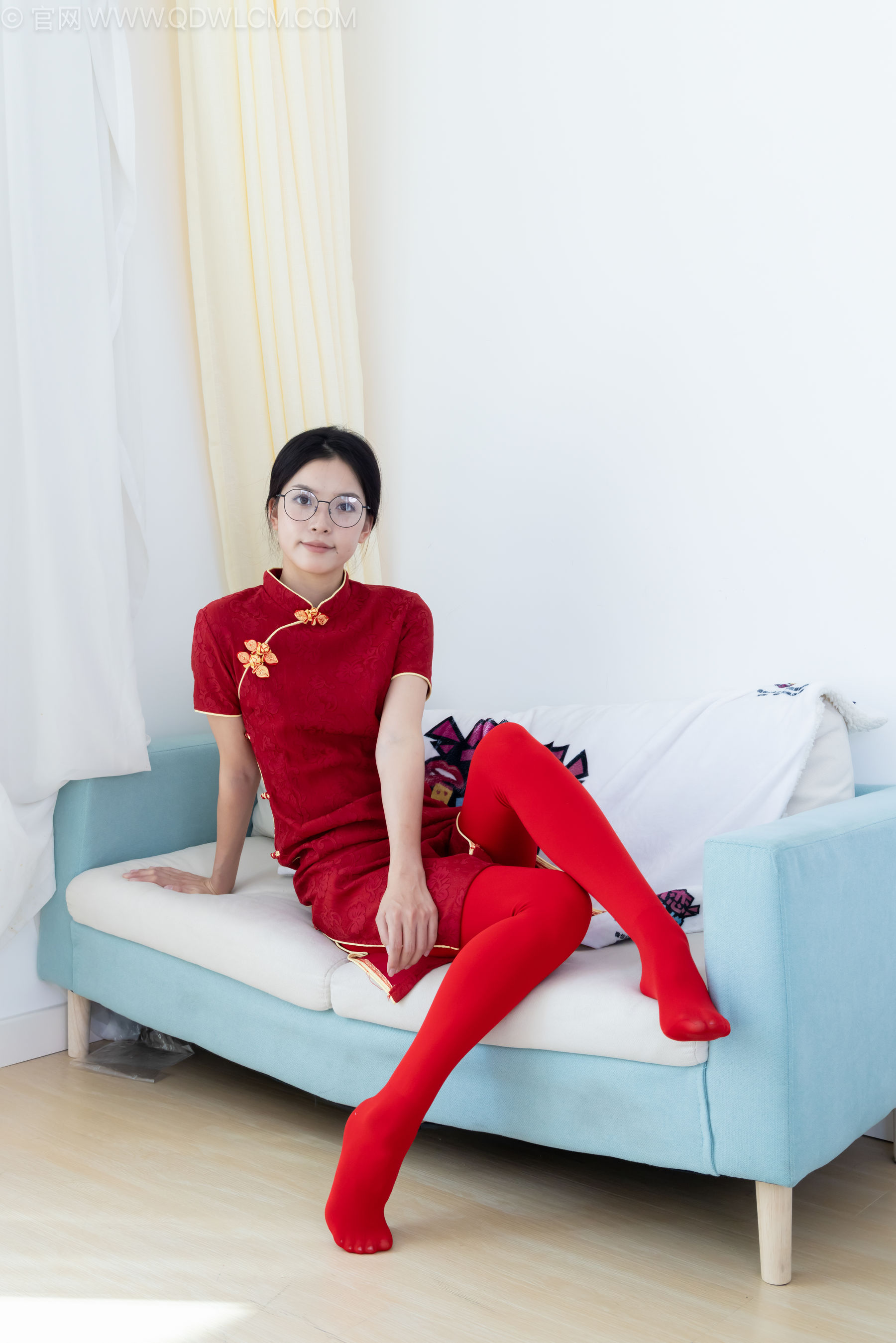 物恋传媒 No.2236 茯苓 -红色低跟鞋、厚款红色丝、皮筋绑脚老头乐挠脚剧情/(160P)