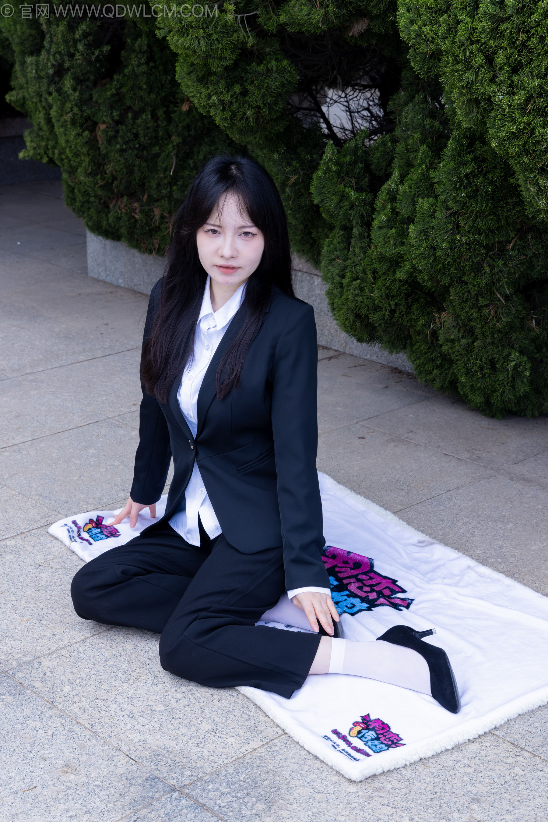 物恋传媒 No.2238 小酒 -高跟鞋、短白丝、ol制服户外/(230P)