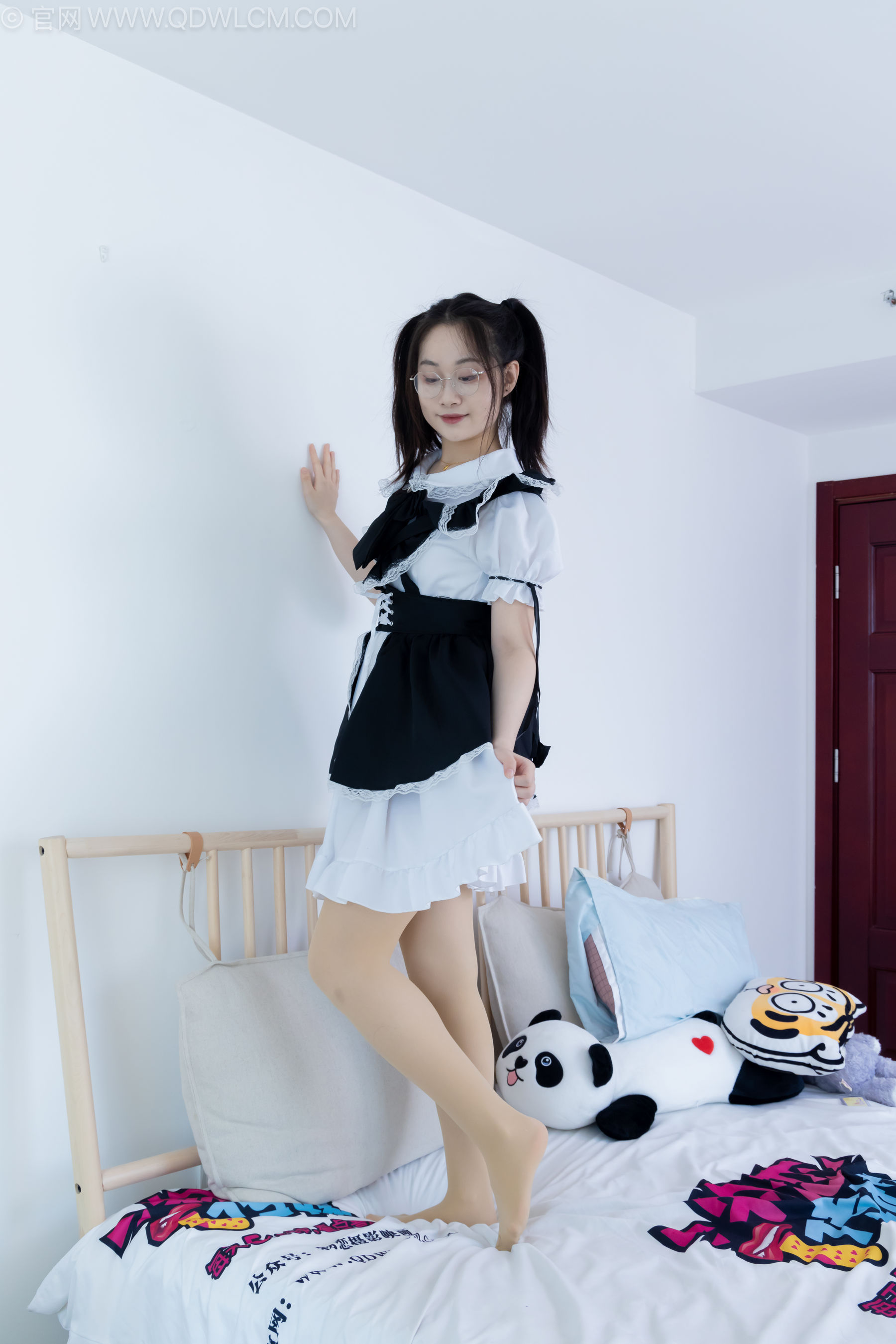 物恋传媒 No.2239 小新 -低跟鞋、白棉袜、厚肉丝、女仆装/(160P)