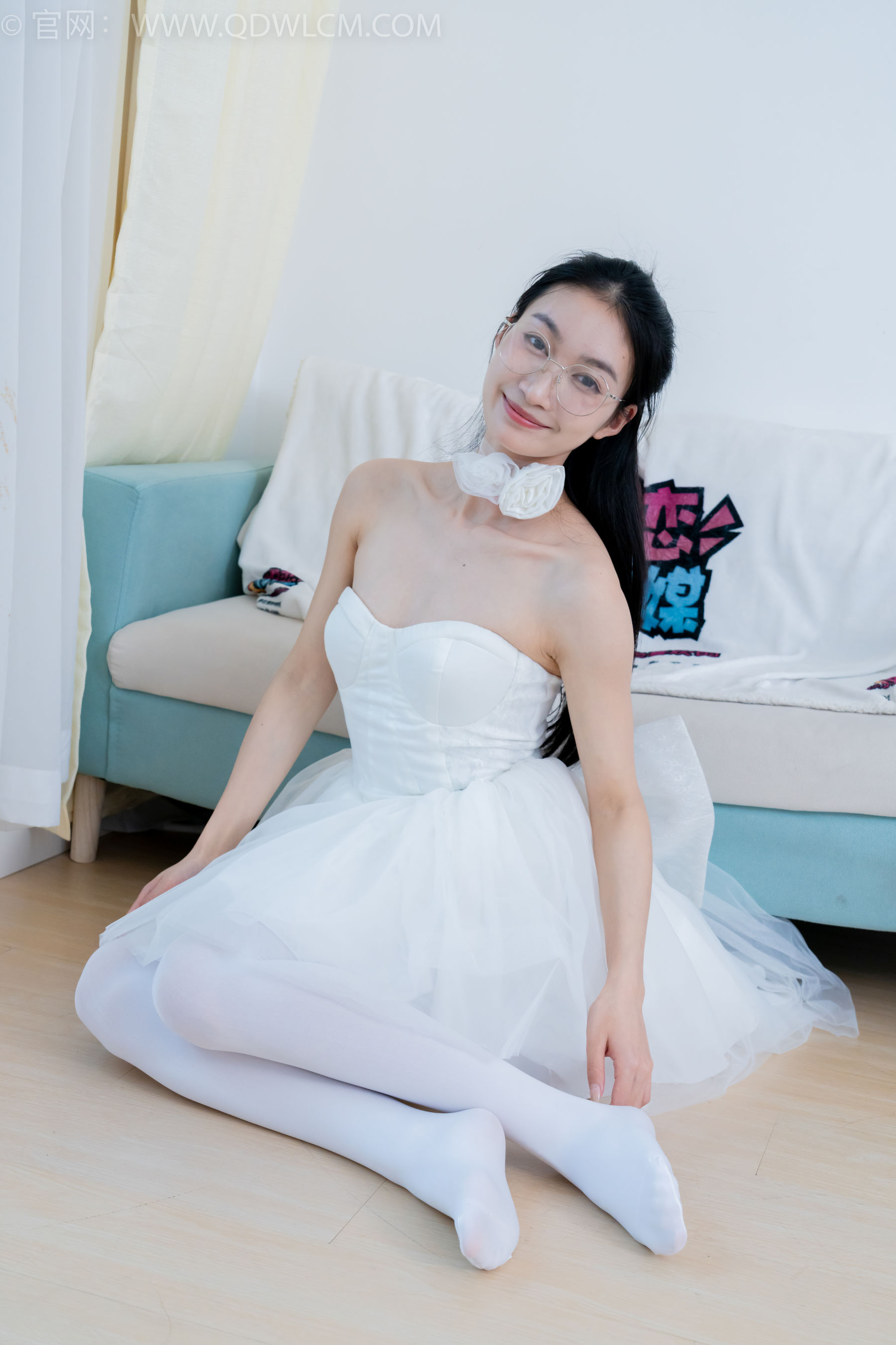 物恋传媒 No.2233 小影 -小影 -高跟鞋、厚白丝/(150P)