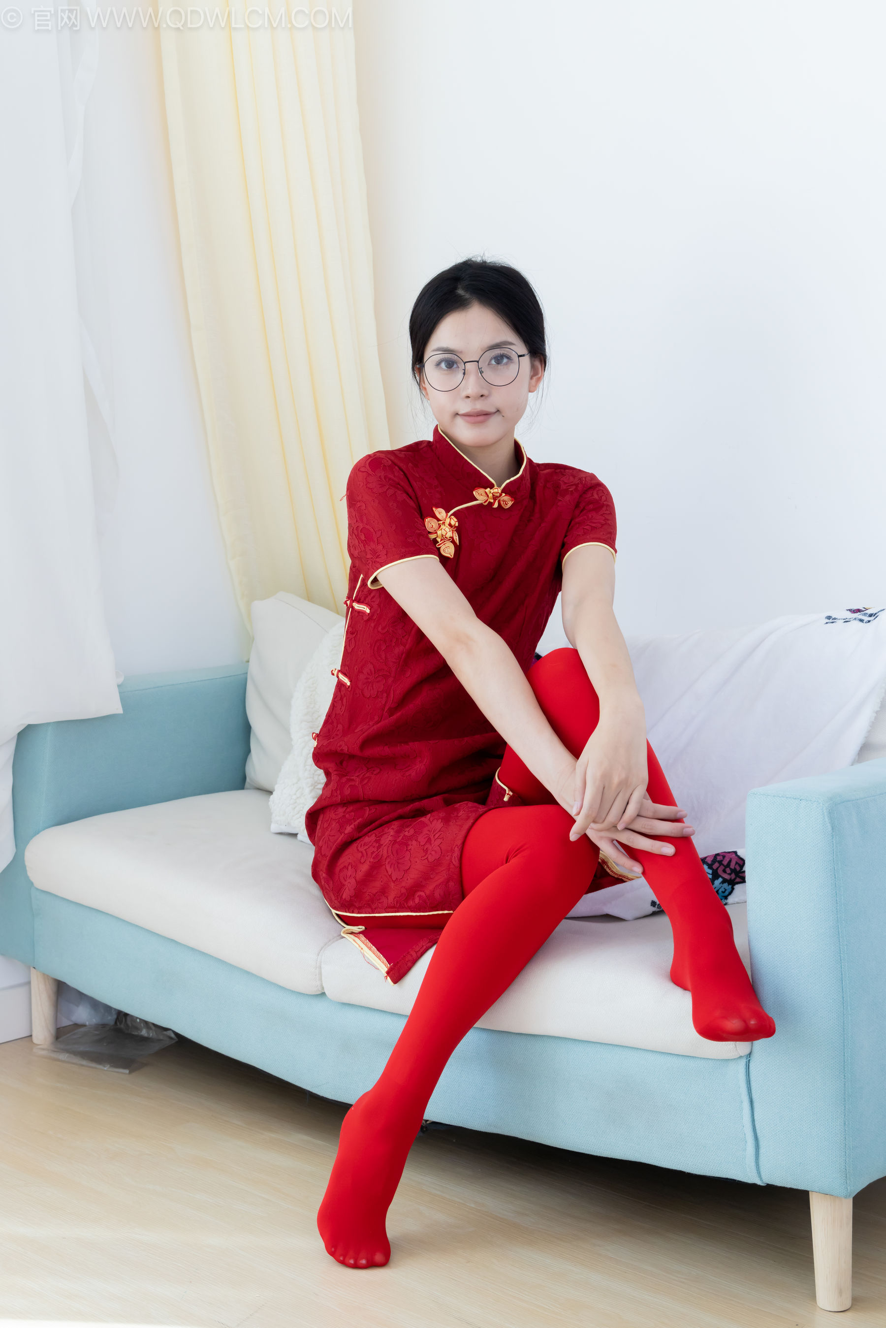 物恋传媒 No.2236 茯苓 -红色低跟鞋、厚款红色丝、皮筋绑脚老头乐挠脚剧情/(160P)