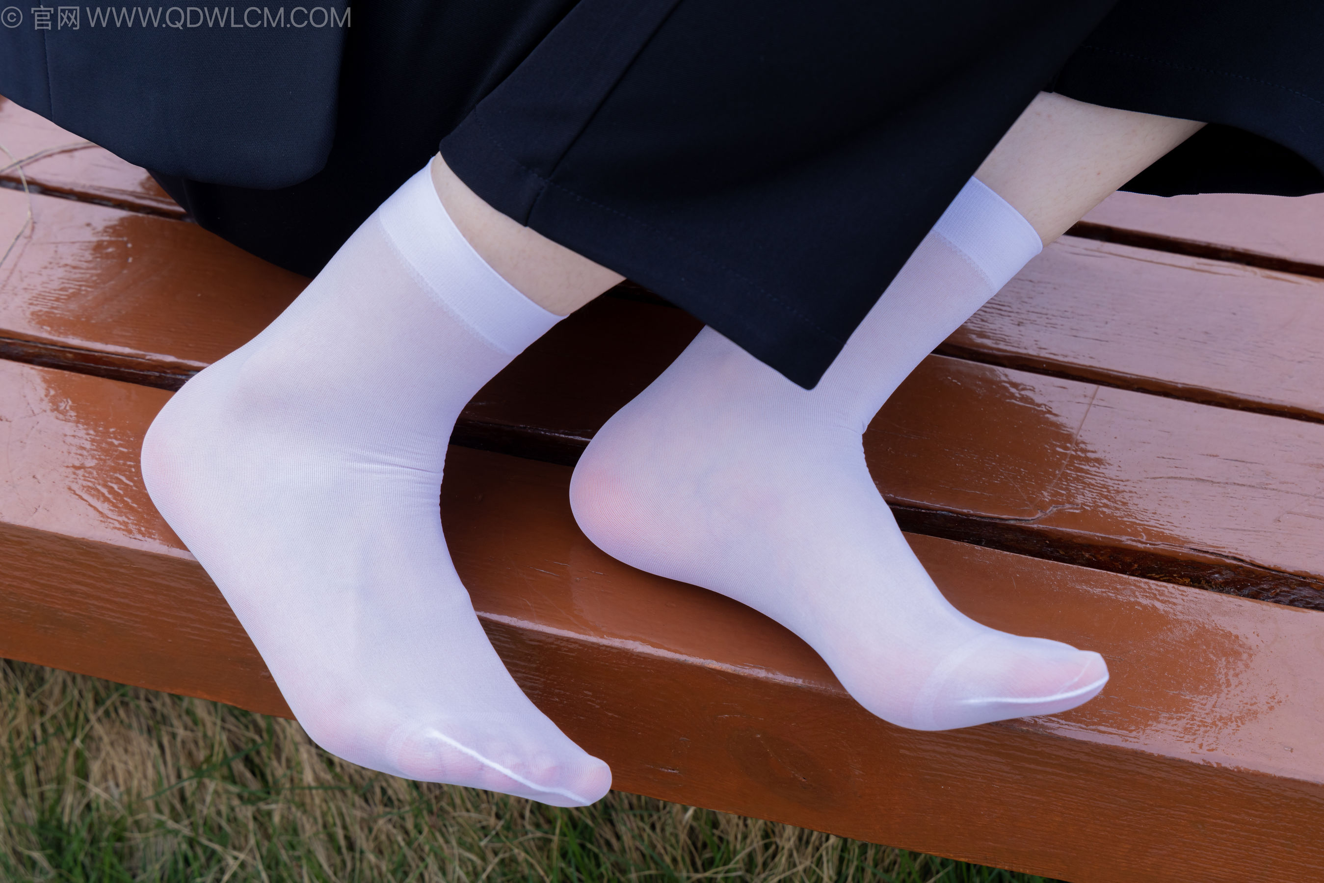 物恋传媒 No.2238 小酒 -高跟鞋、短白丝、ol制服户外/(230P)