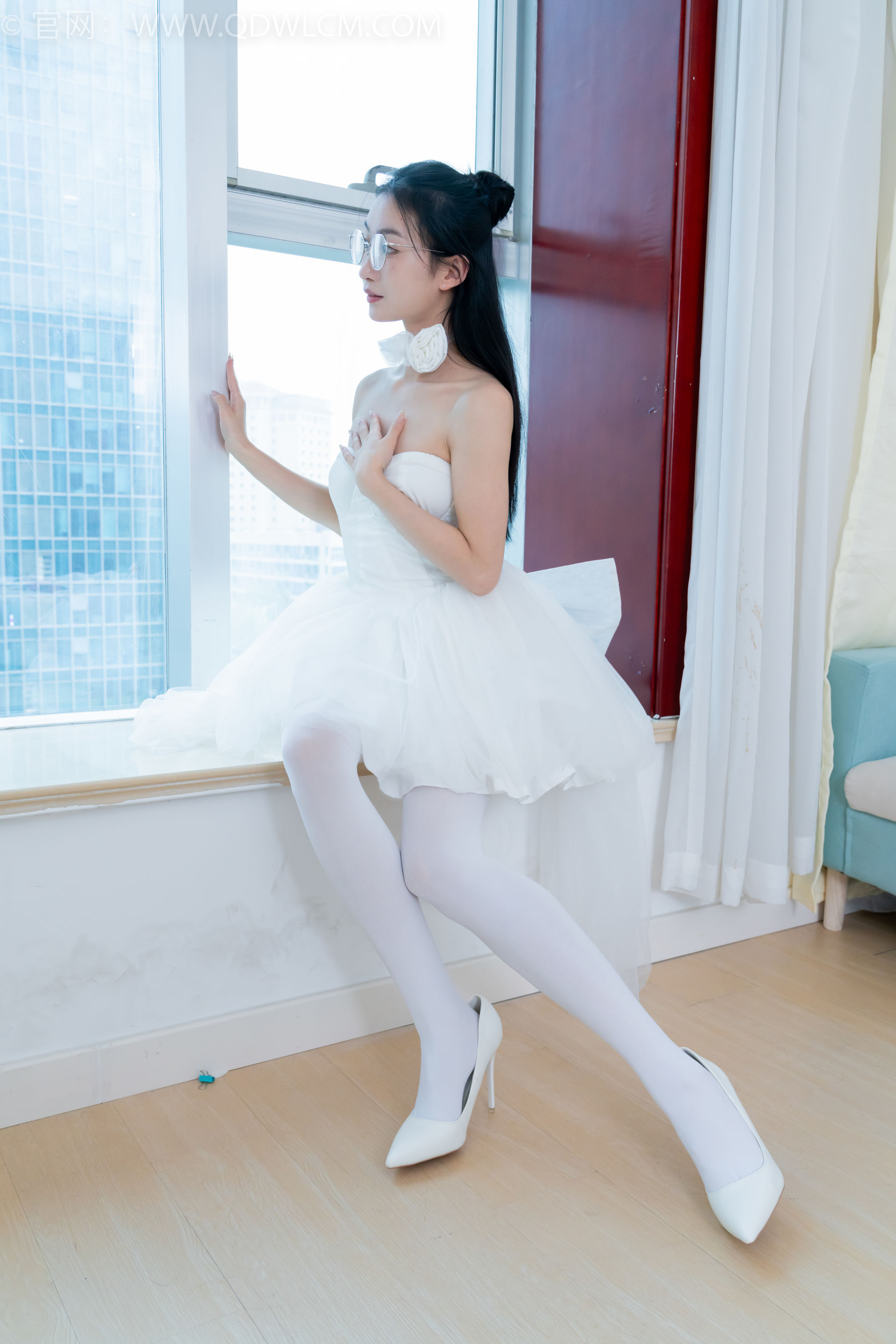 物恋传媒 No.2233 小影 -小影 -高跟鞋、厚白丝/(150P)