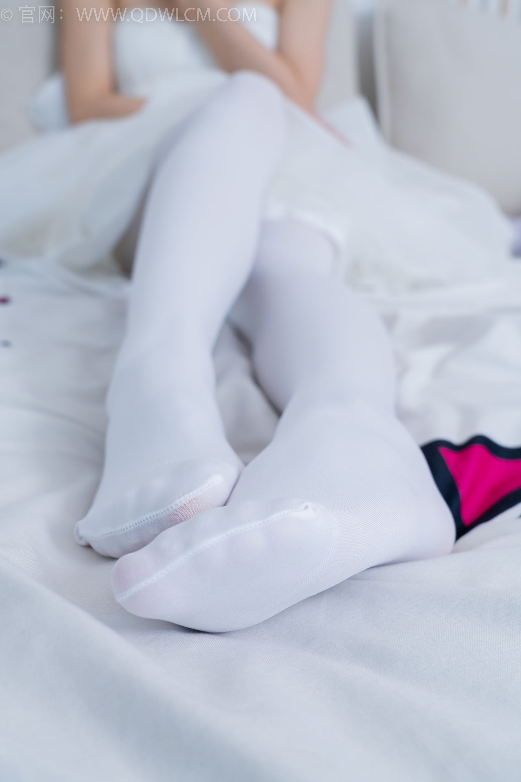 物恋传媒 No.2233 小影 -小影 -高跟鞋、厚白丝/(150P)