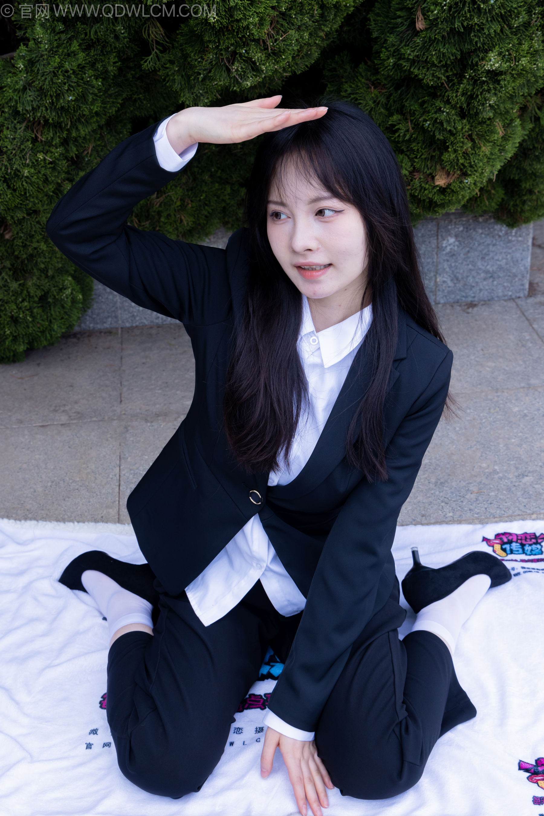 物恋传媒 No.2238 小酒 -高跟鞋、短白丝、ol制服户外/(230P)