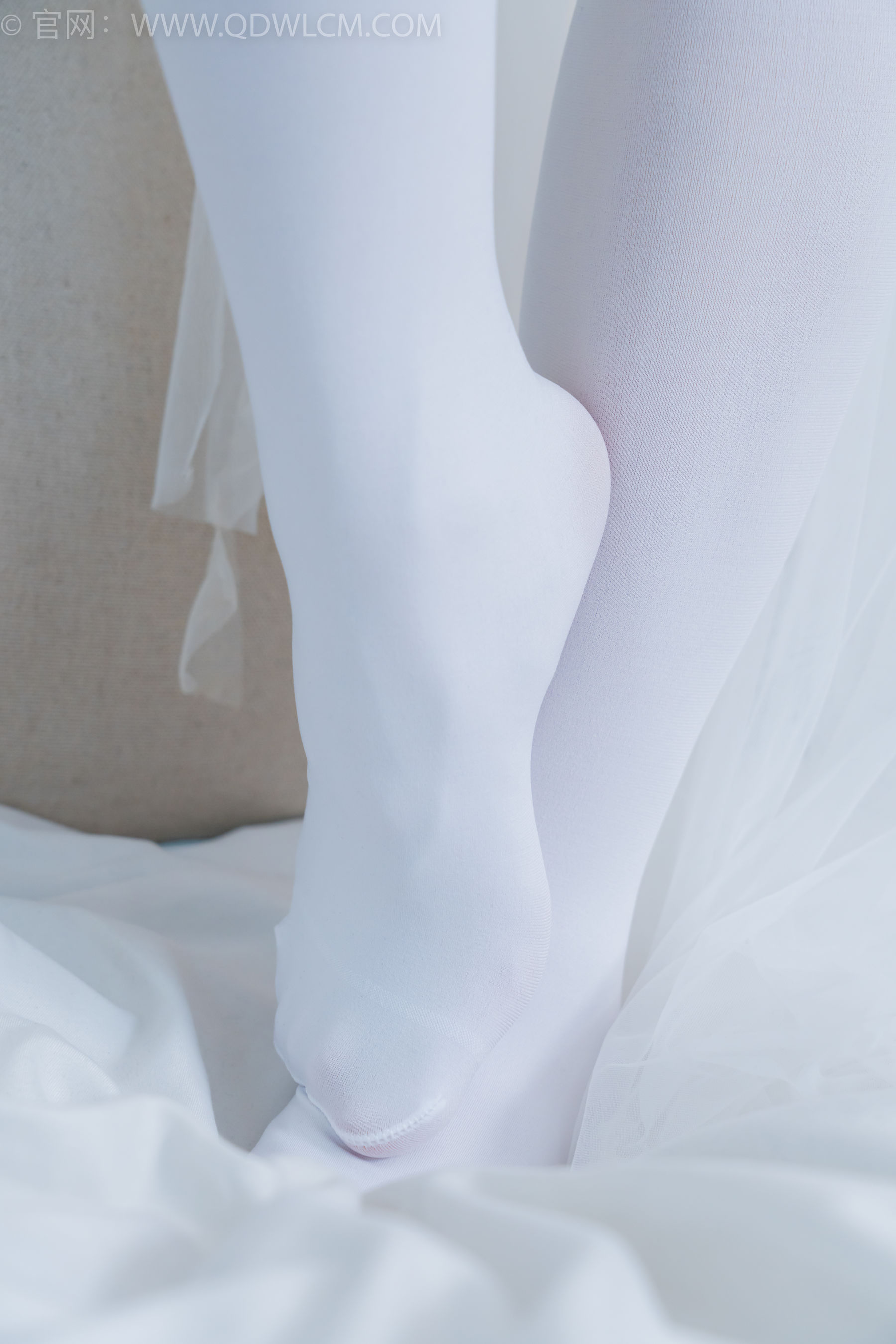 物恋传媒 No.2233 小影 -小影 -高跟鞋、厚白丝/(150P)