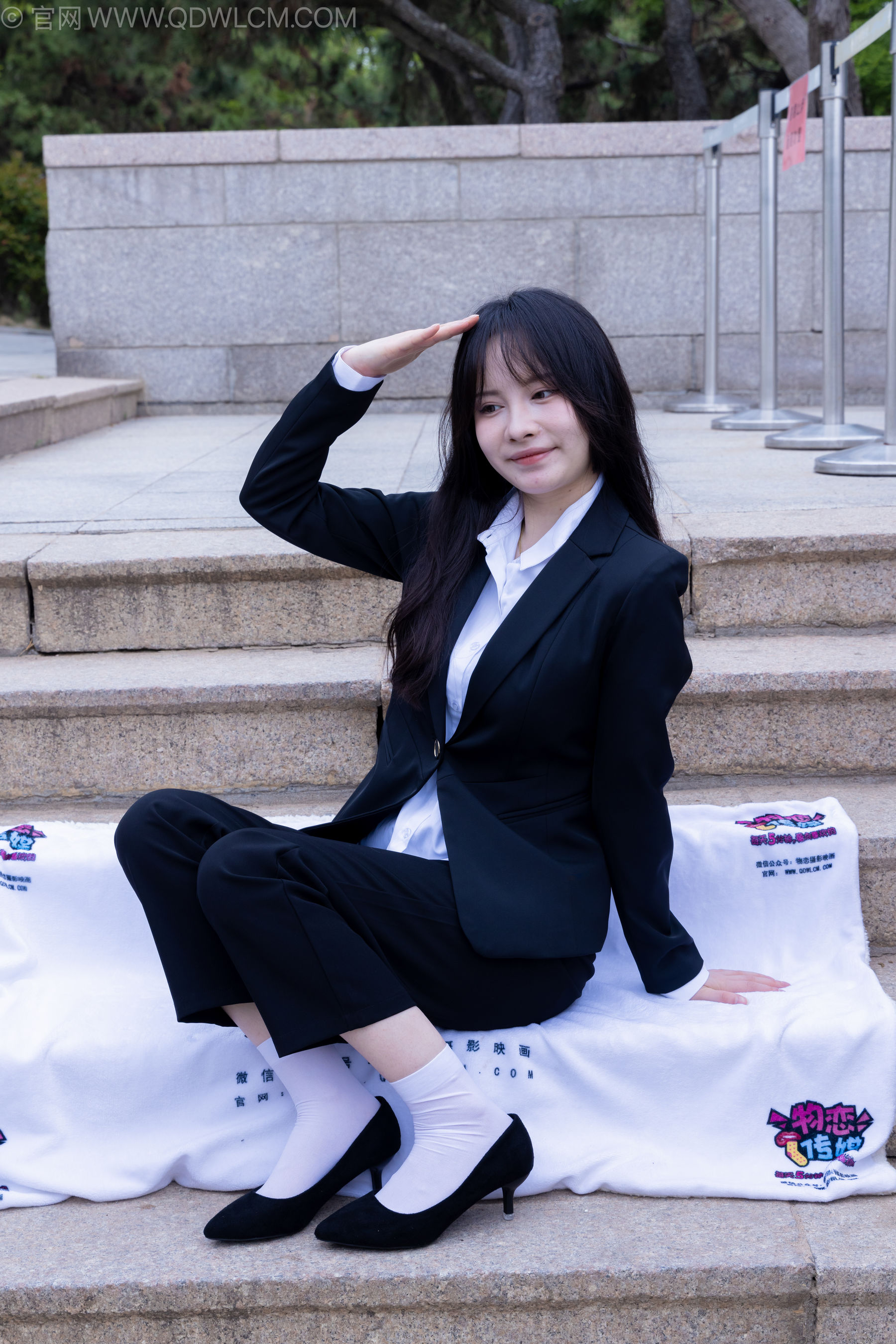 物恋传媒 No.2238 小酒 -高跟鞋、短白丝、ol制服户外/(230P)