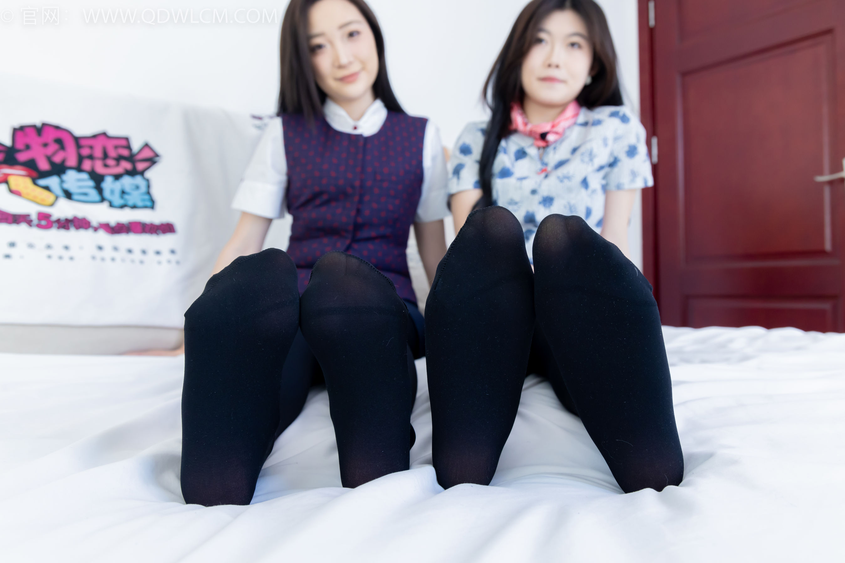 物恋传媒 No.2232 恬恬&樱桃 -皮鞋、厚黑丝、裸足、空姐制服/(150P)