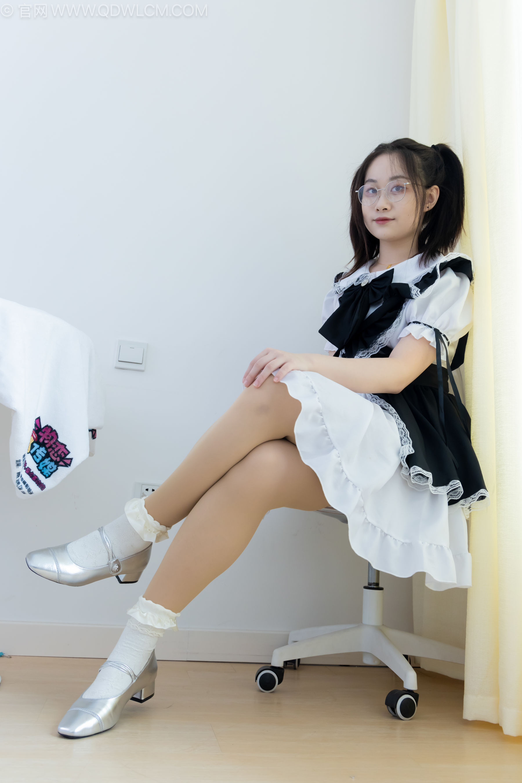 物恋传媒 No.2239 小新 -低跟鞋、白棉袜、厚肉丝、女仆装/(160P)