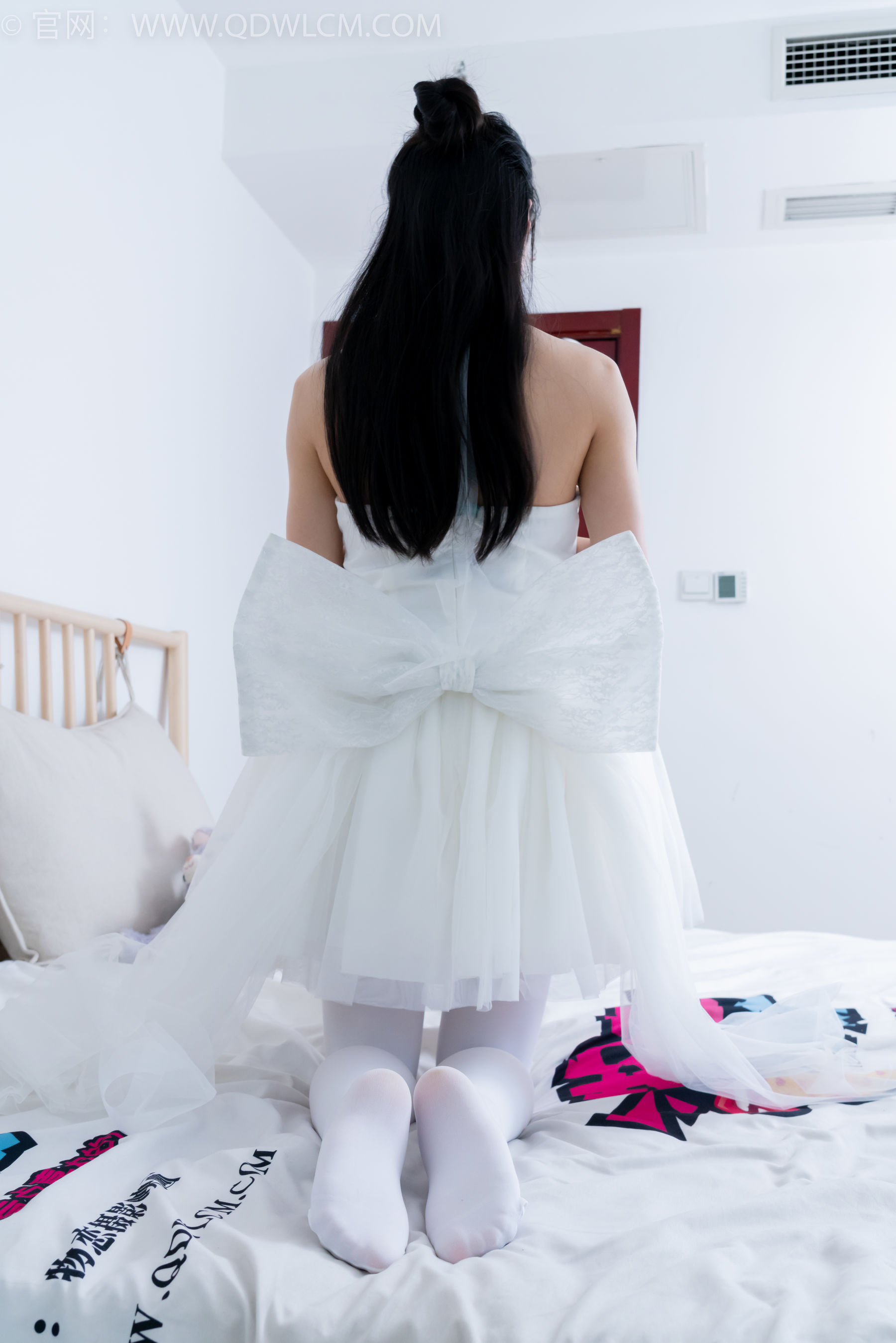 物恋传媒 No.2233 小影 -小影 -高跟鞋、厚白丝/(150P)