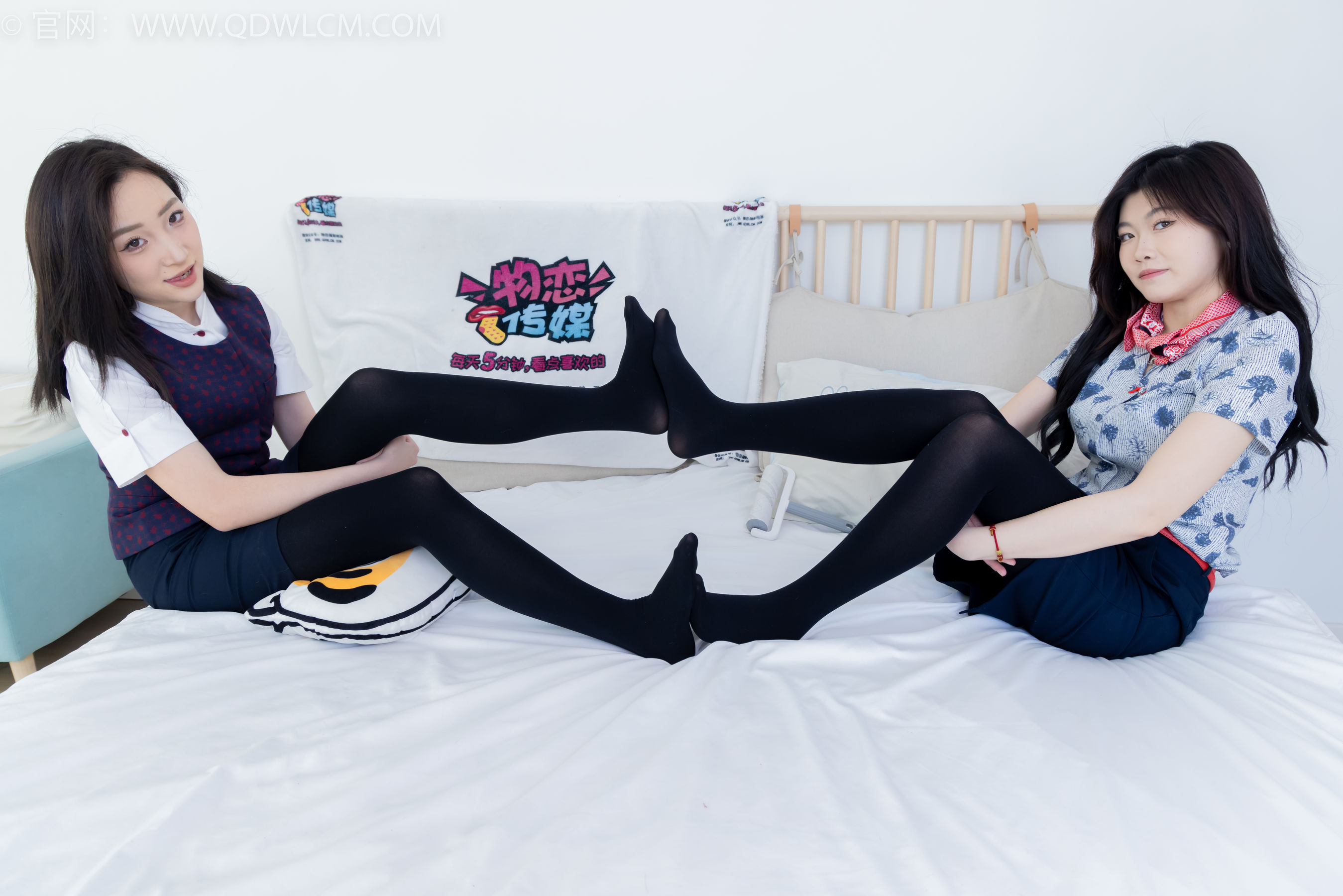 物恋传媒 No.2232 恬恬&樱桃 -皮鞋、厚黑丝、裸足、空姐制服/(150P)