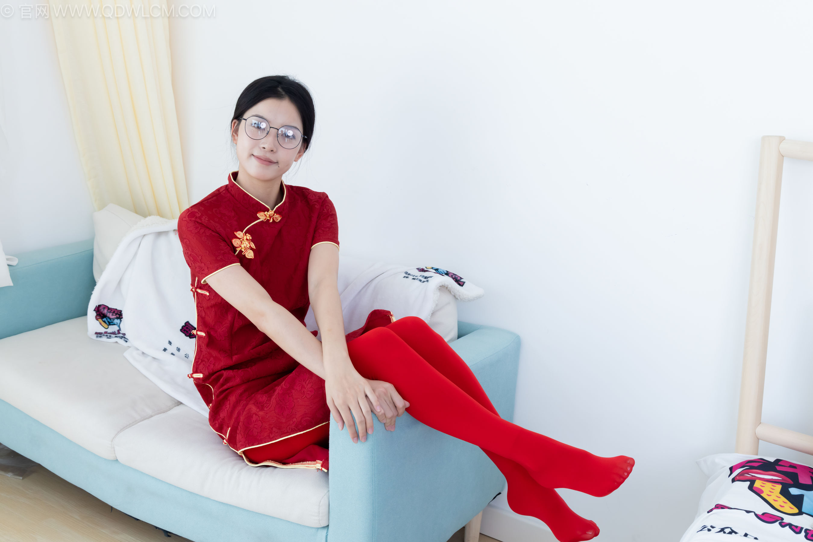 物恋传媒 No.2236 茯苓 -红色低跟鞋、厚款红色丝、皮筋绑脚老头乐挠脚剧情/(160P)