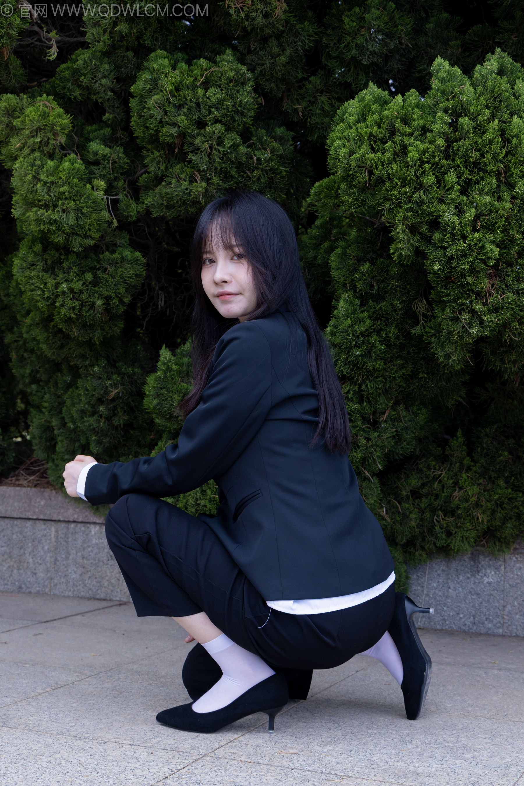 物恋传媒 No.2238 小酒 -高跟鞋、短白丝、ol制服户外/(230P)