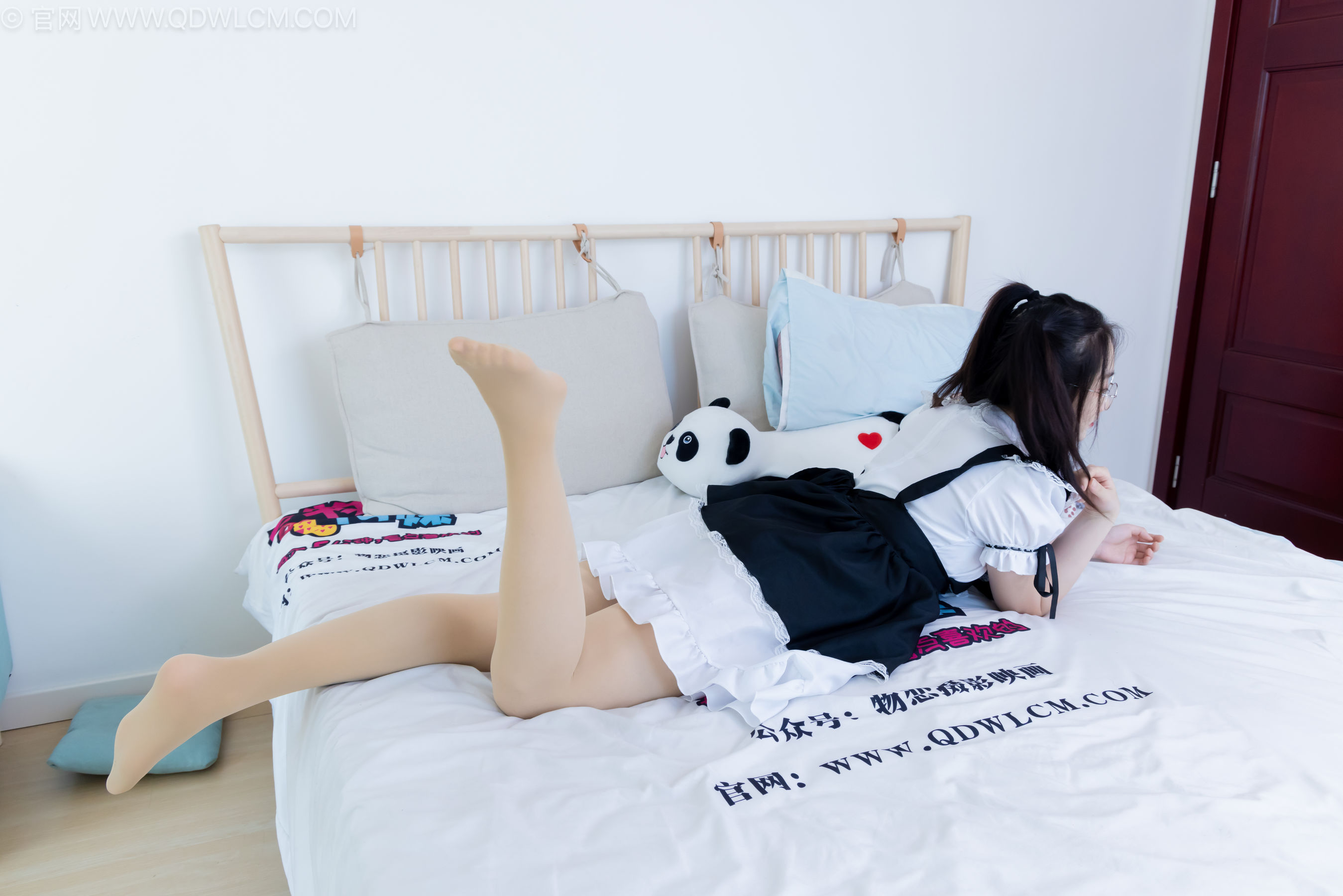 物恋传媒 No.2239 小新 -低跟鞋、白棉袜、厚肉丝、女仆装/(160P)