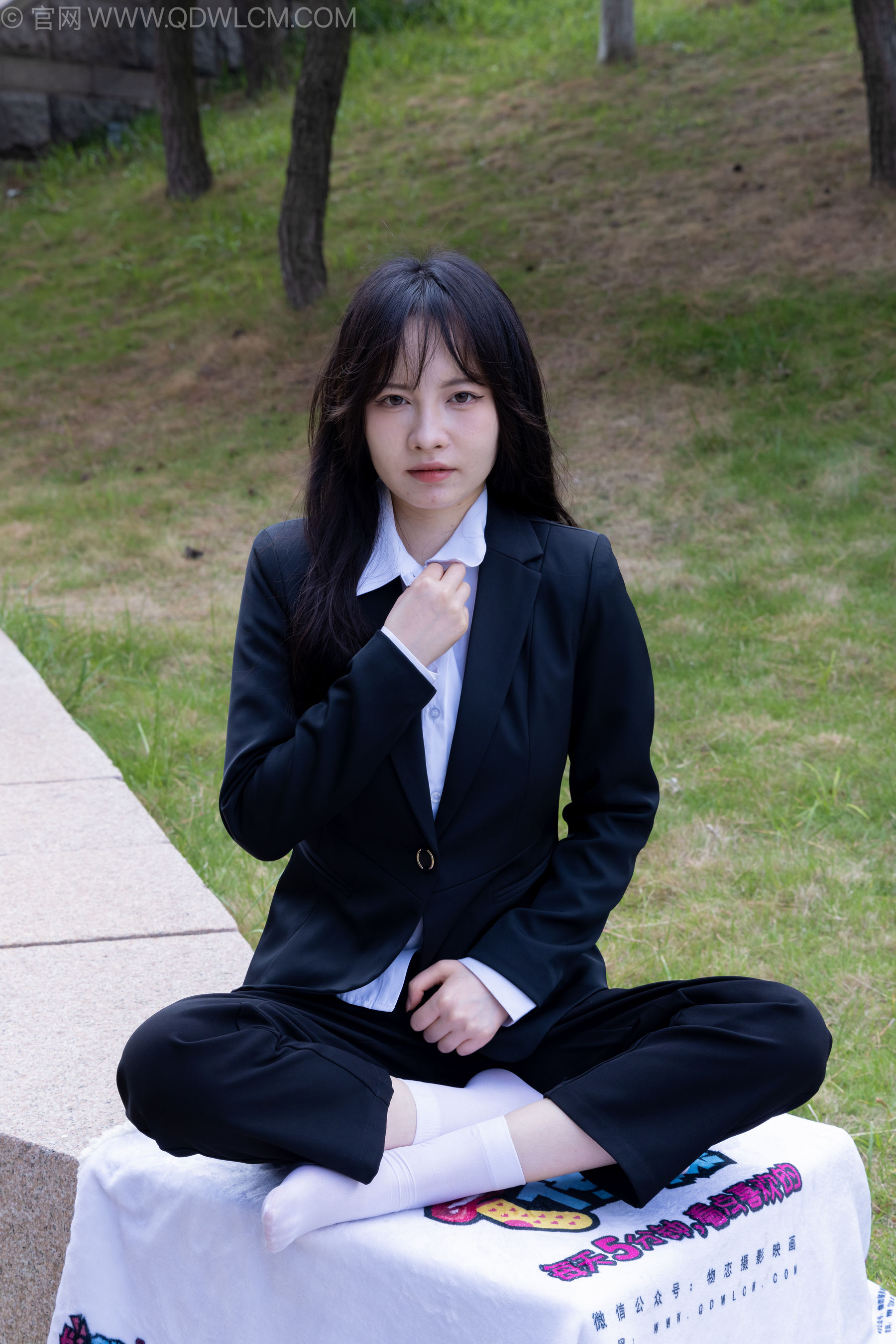 物恋传媒 No.2238 小酒 -高跟鞋、短白丝、ol制服户外/(230P)