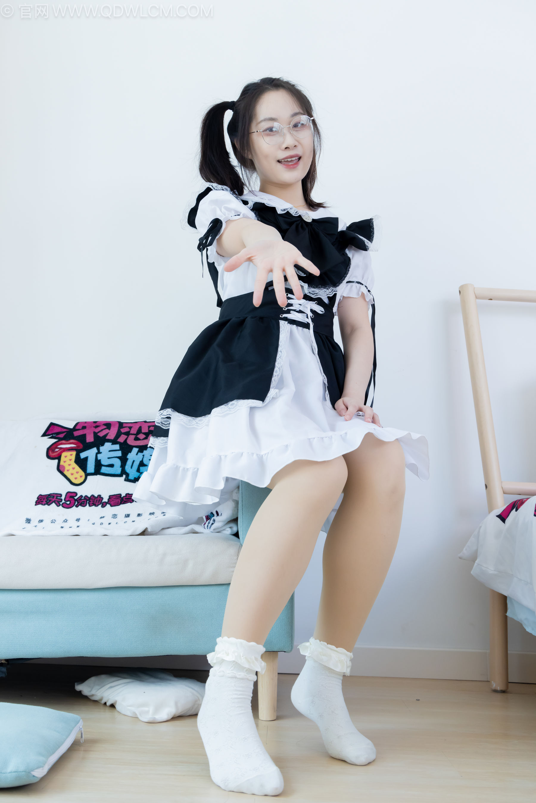 物恋传媒 No.2239 小新 -低跟鞋、白棉袜、厚肉丝、女仆装/(160P)