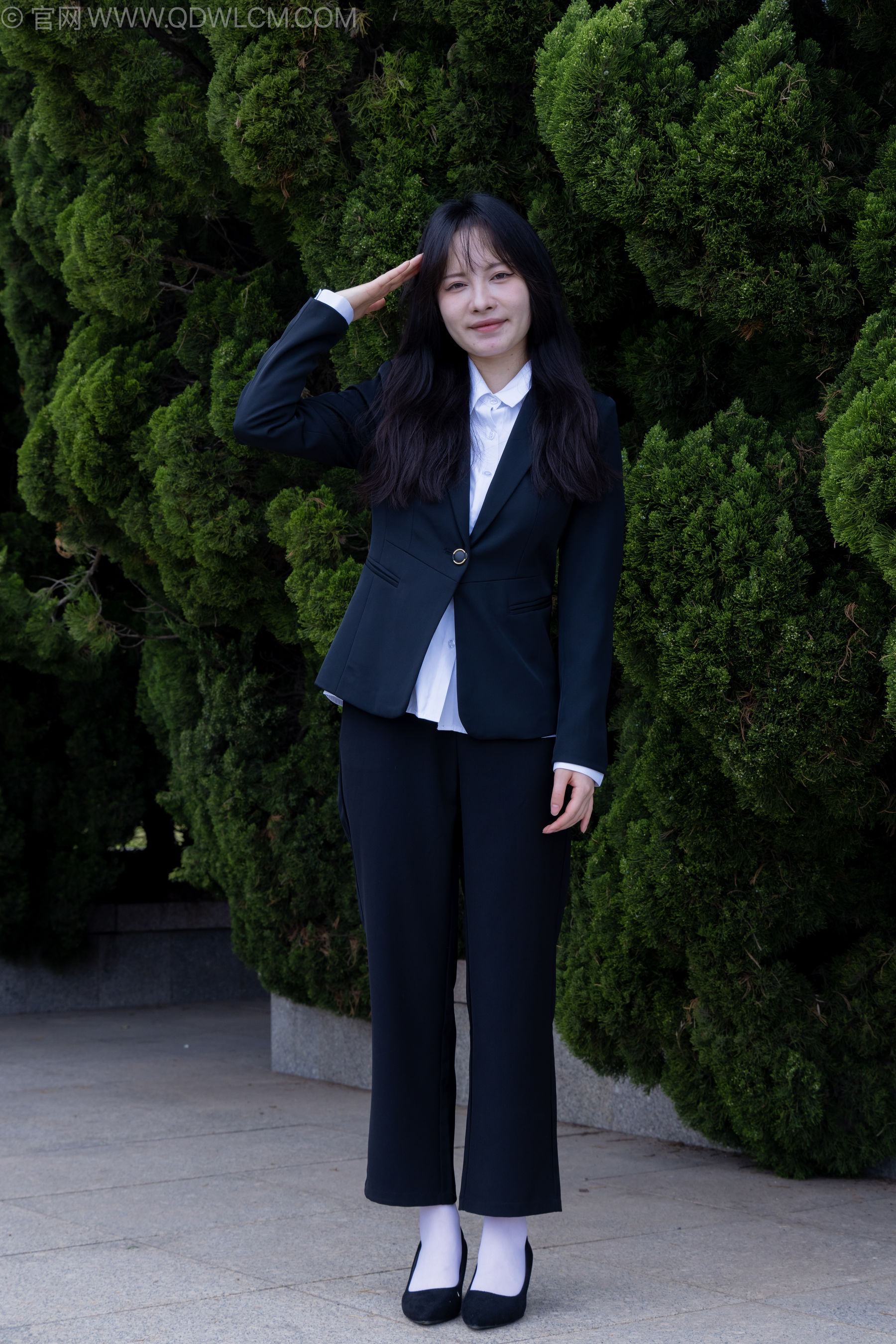 物恋传媒 No.2238 小酒 -高跟鞋、短白丝、ol制服户外/(230P)