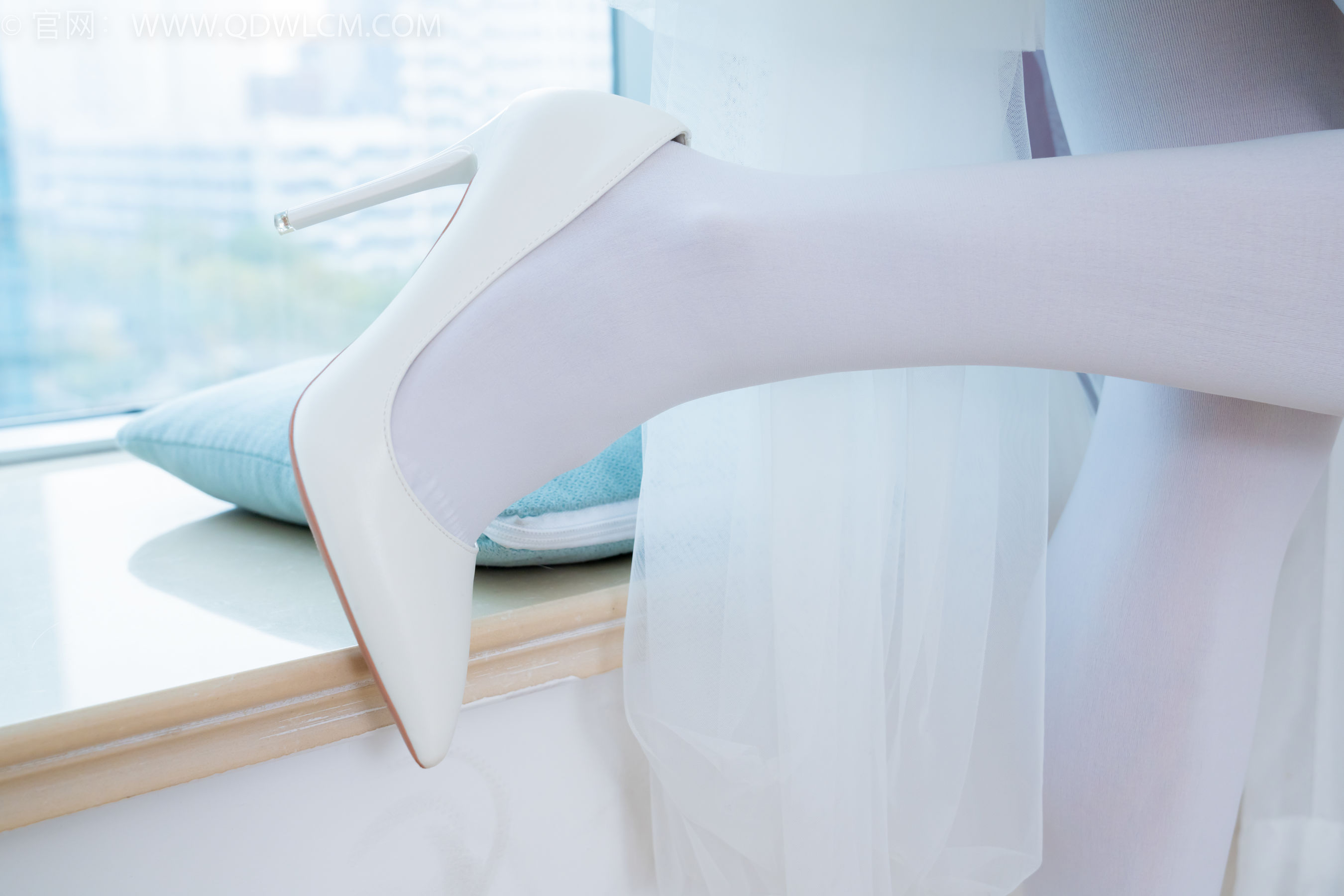 物恋传媒 No.2233 小影 -小影 -高跟鞋、厚白丝/(150P)