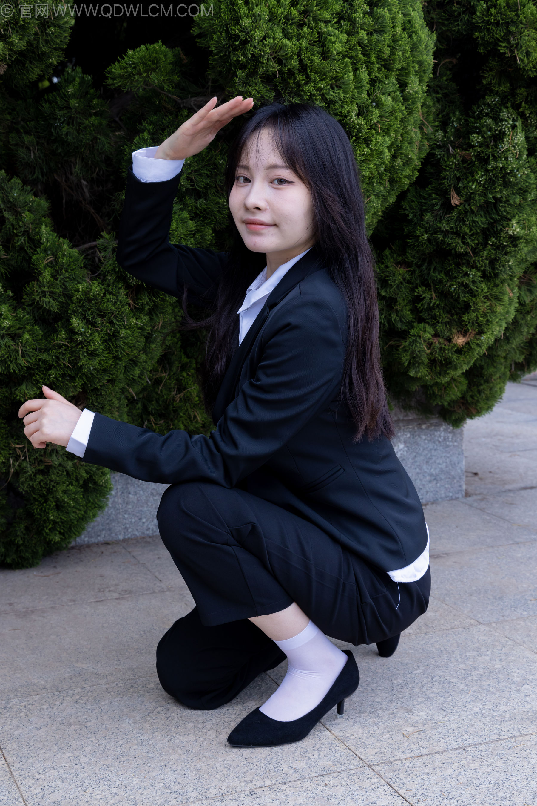 物恋传媒 No.2238 小酒 -高跟鞋、短白丝、ol制服户外/(230P)