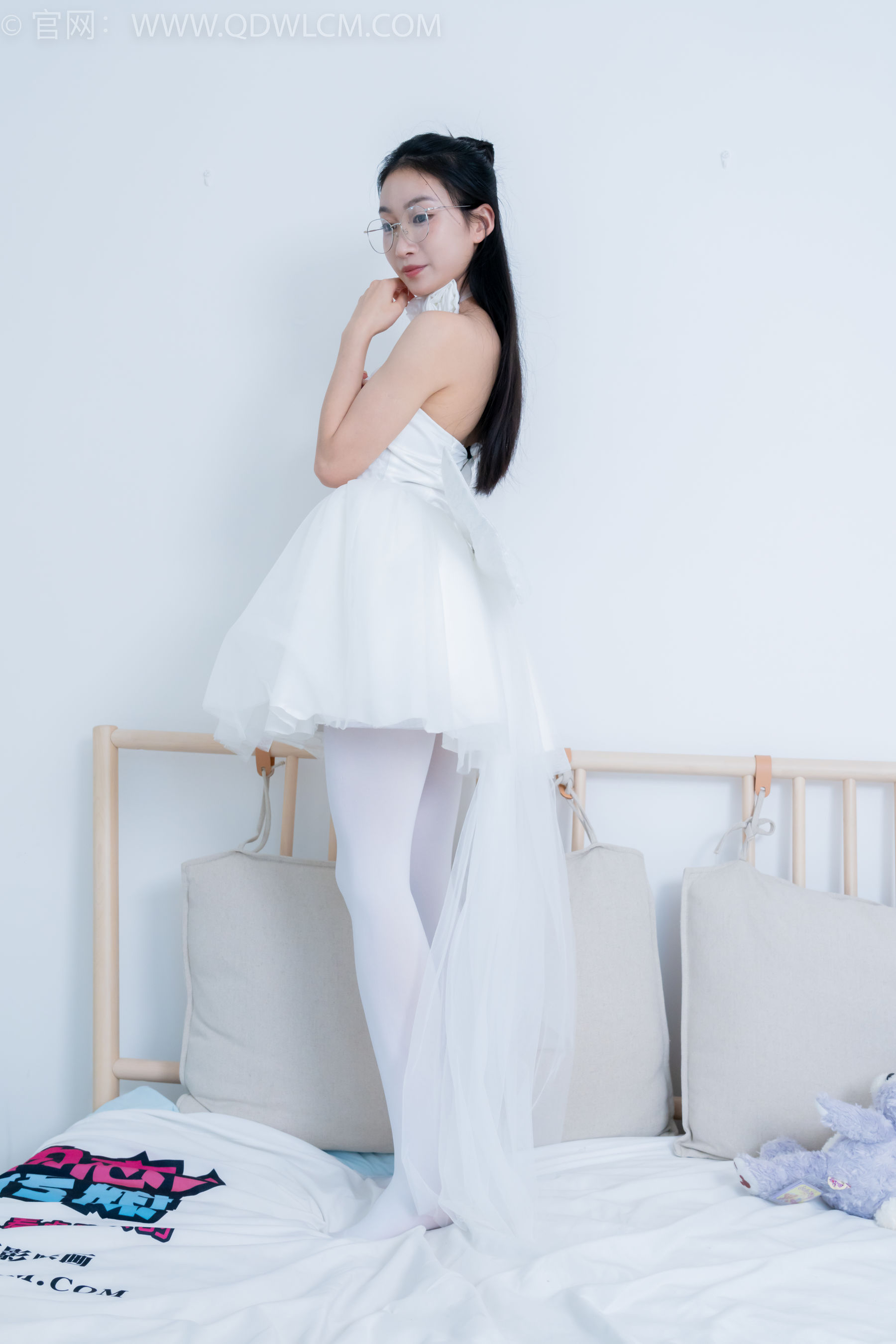 物恋传媒 No.2233 小影 -小影 -高跟鞋、厚白丝/(150P)