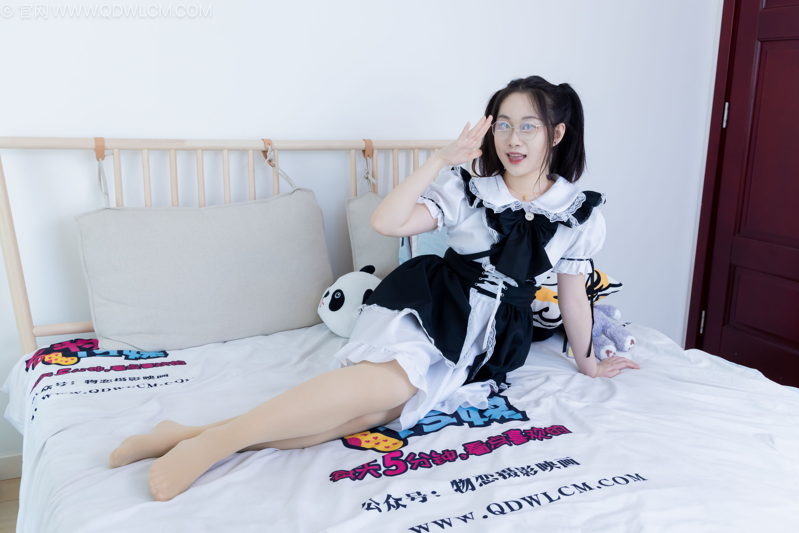 物恋传媒 No.2239 小新 -低跟鞋、白棉袜、厚肉丝、女仆装/(160P)