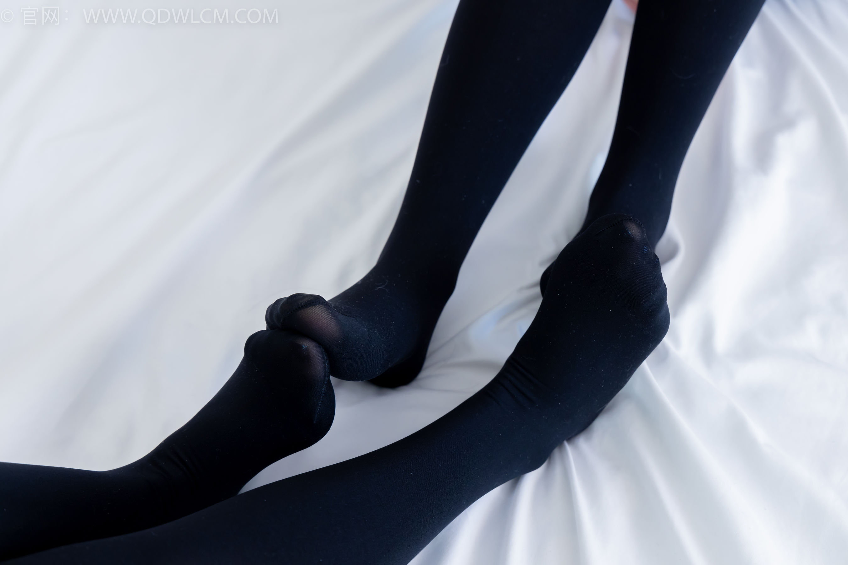 物恋传媒 No.2232 恬恬&樱桃 -皮鞋、厚黑丝、裸足、空姐制服/(150P)