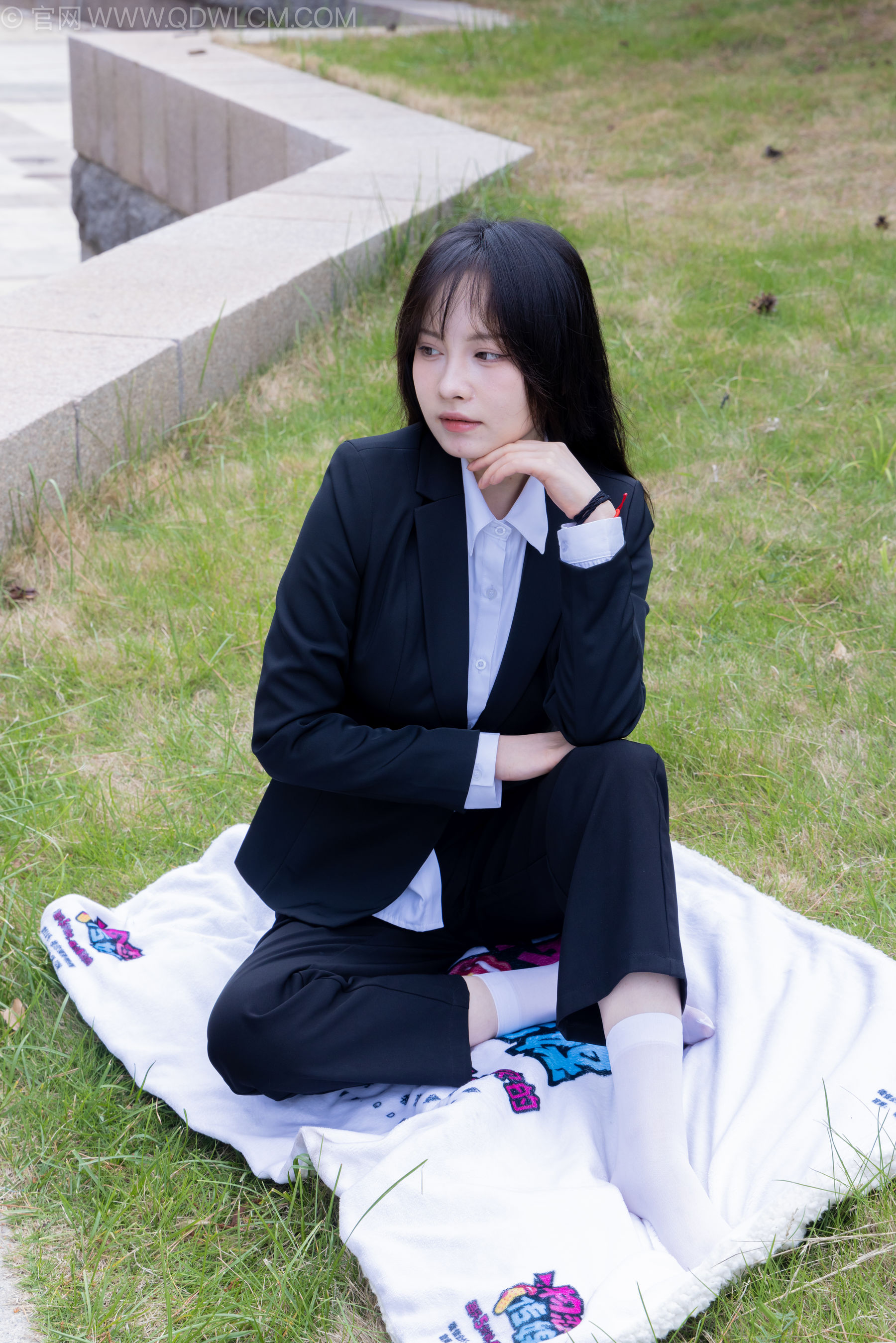 物恋传媒 No.2238 小酒 -高跟鞋、短白丝、ol制服户外/(230P)