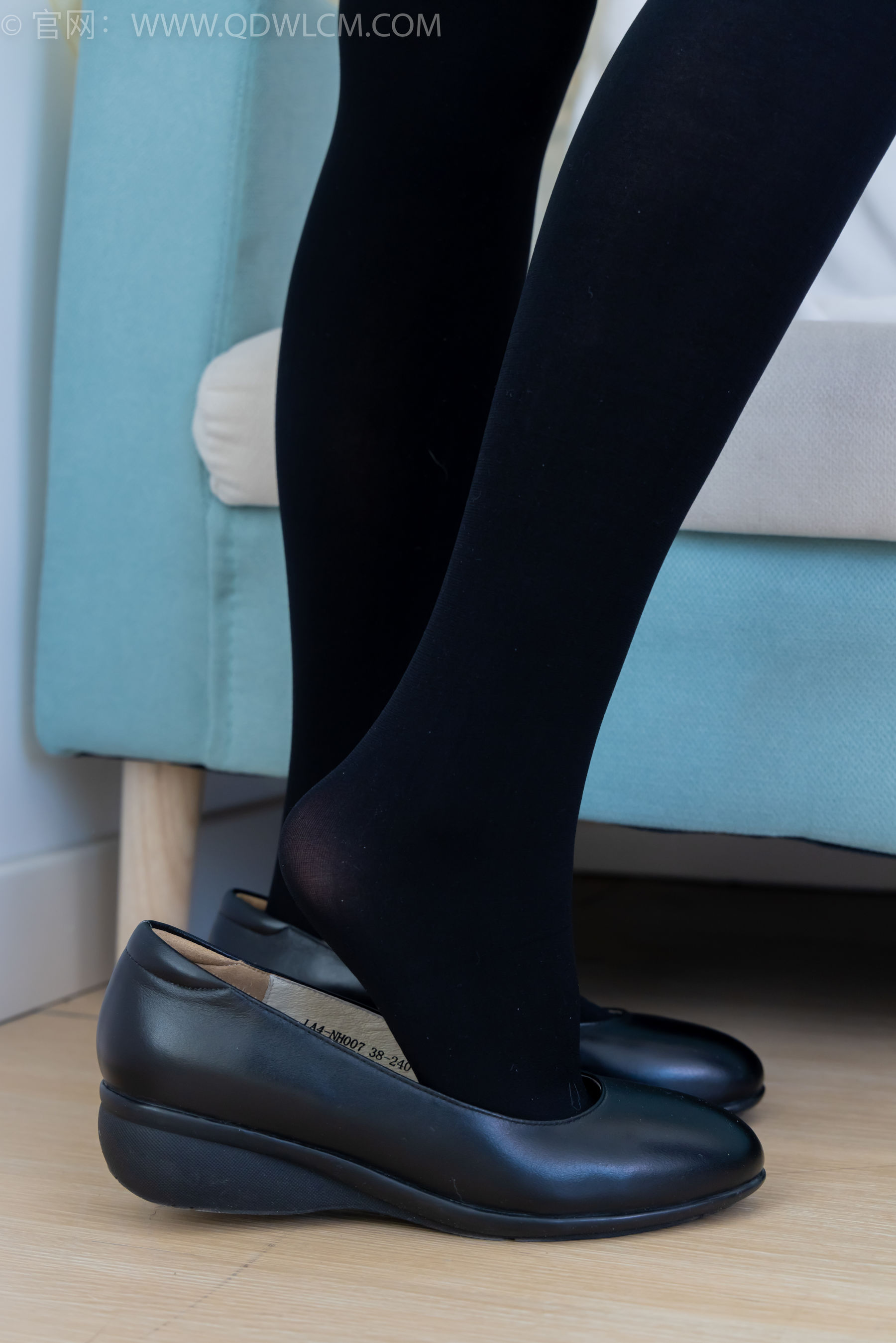 物恋传媒 No.2232 恬恬&樱桃 -皮鞋、厚黑丝、裸足、空姐制服/(150P)