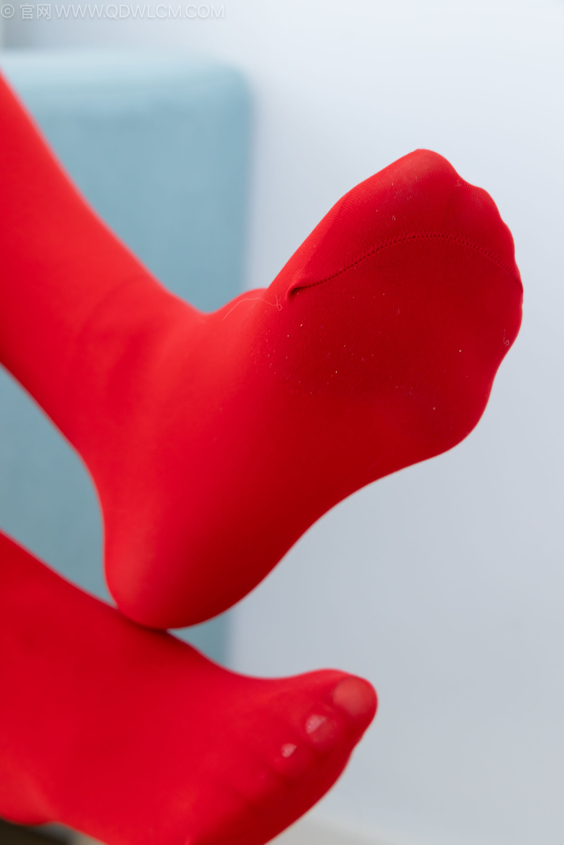 物恋传媒 No.2236 茯苓 -红色低跟鞋、厚款红色丝、皮筋绑脚老头乐挠脚剧情/(160P)