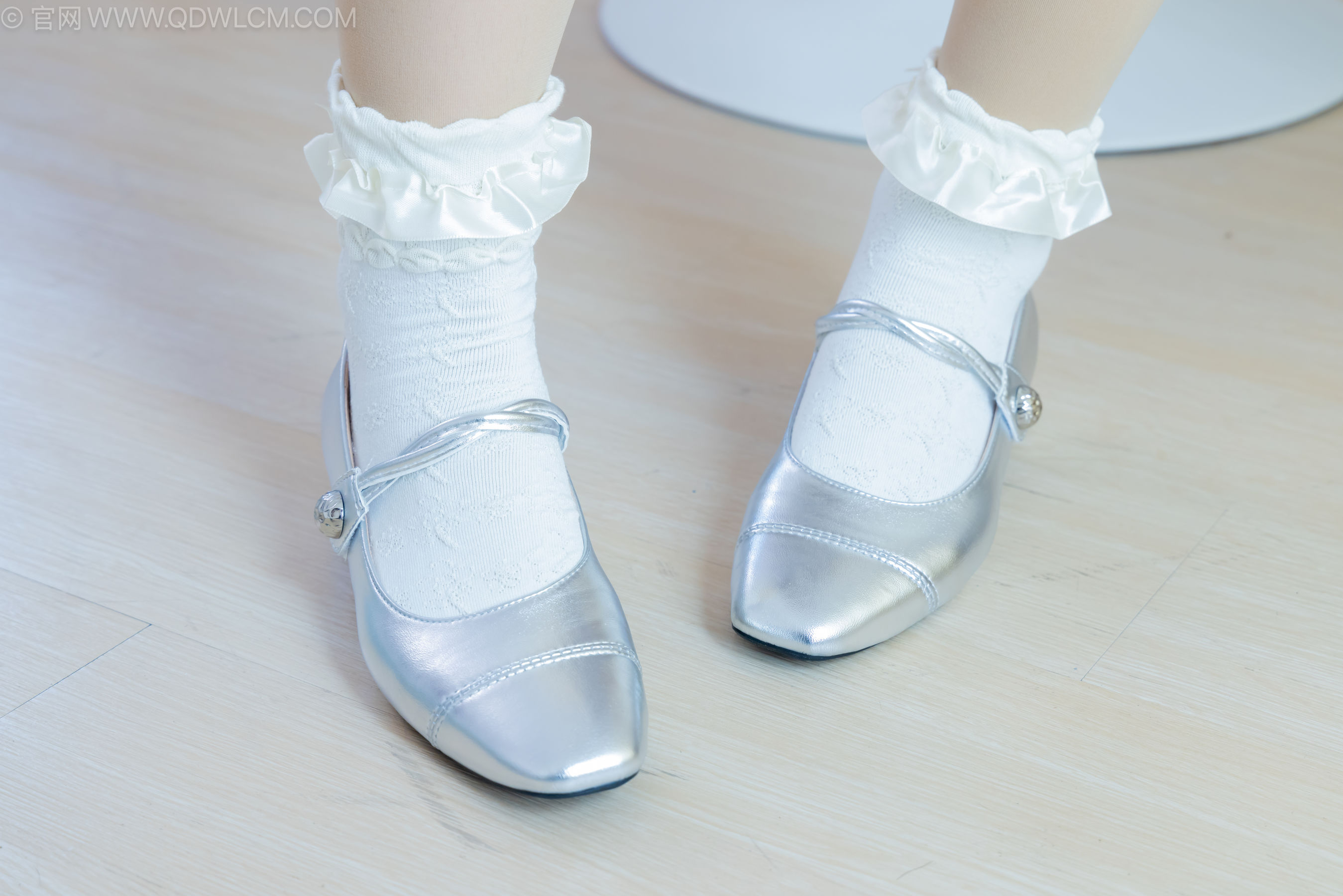 物恋传媒 No.2239 小新 -低跟鞋、白棉袜、厚肉丝、女仆装/(160P)