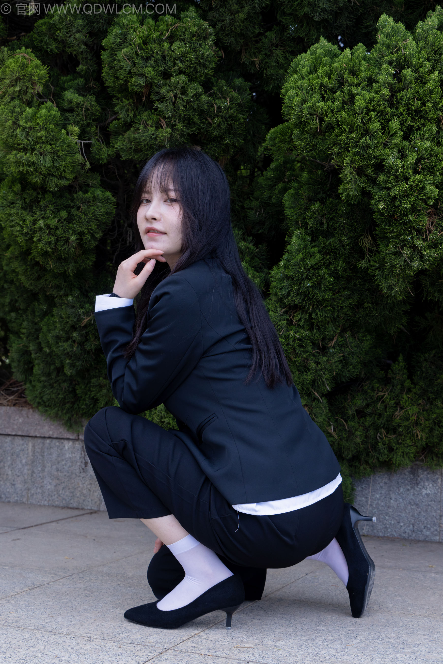 物恋传媒 No.2238 小酒 -高跟鞋、短白丝、ol制服户外/(230P)