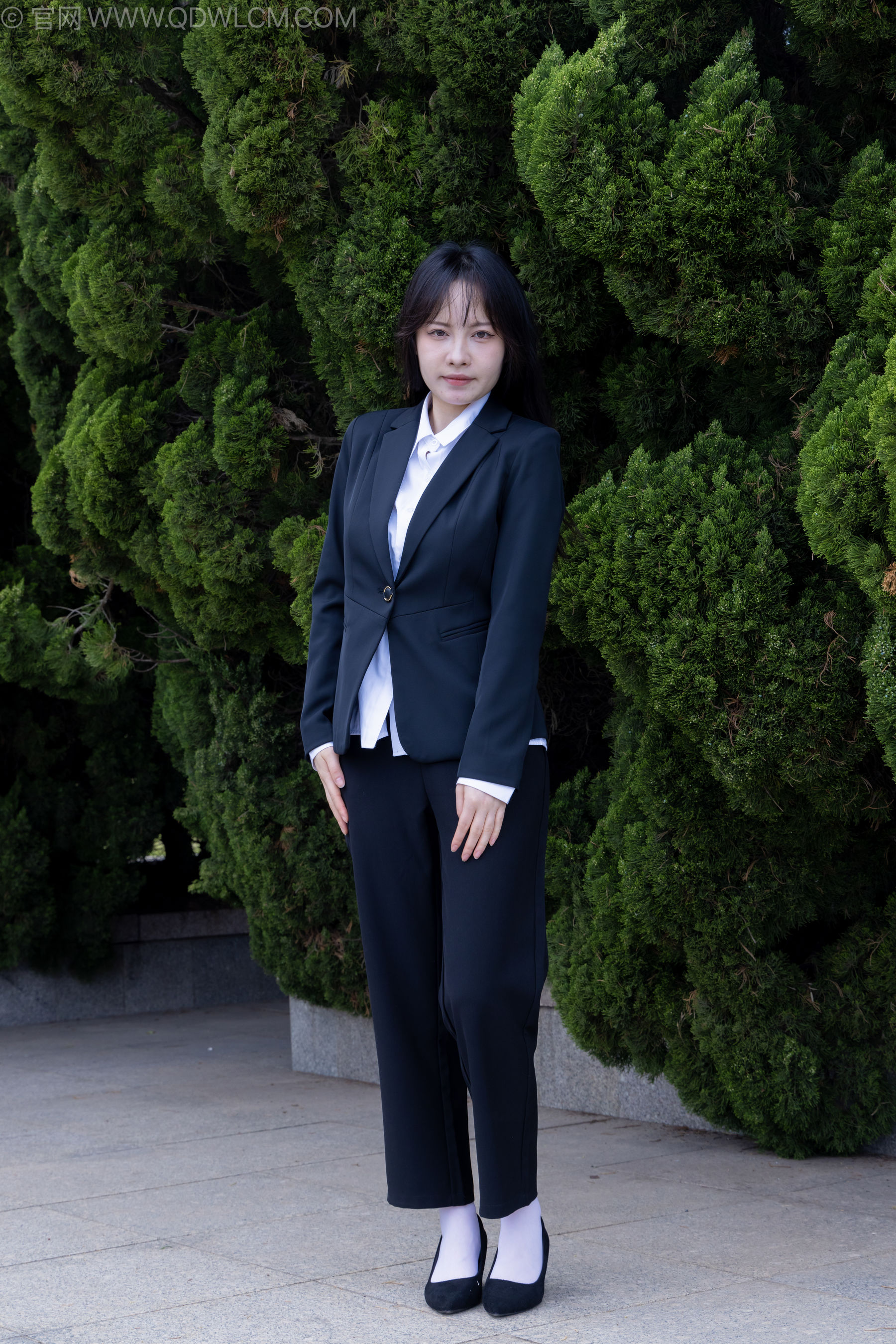 物恋传媒 No.2238 小酒 -高跟鞋、短白丝、ol制服户外/(230P)