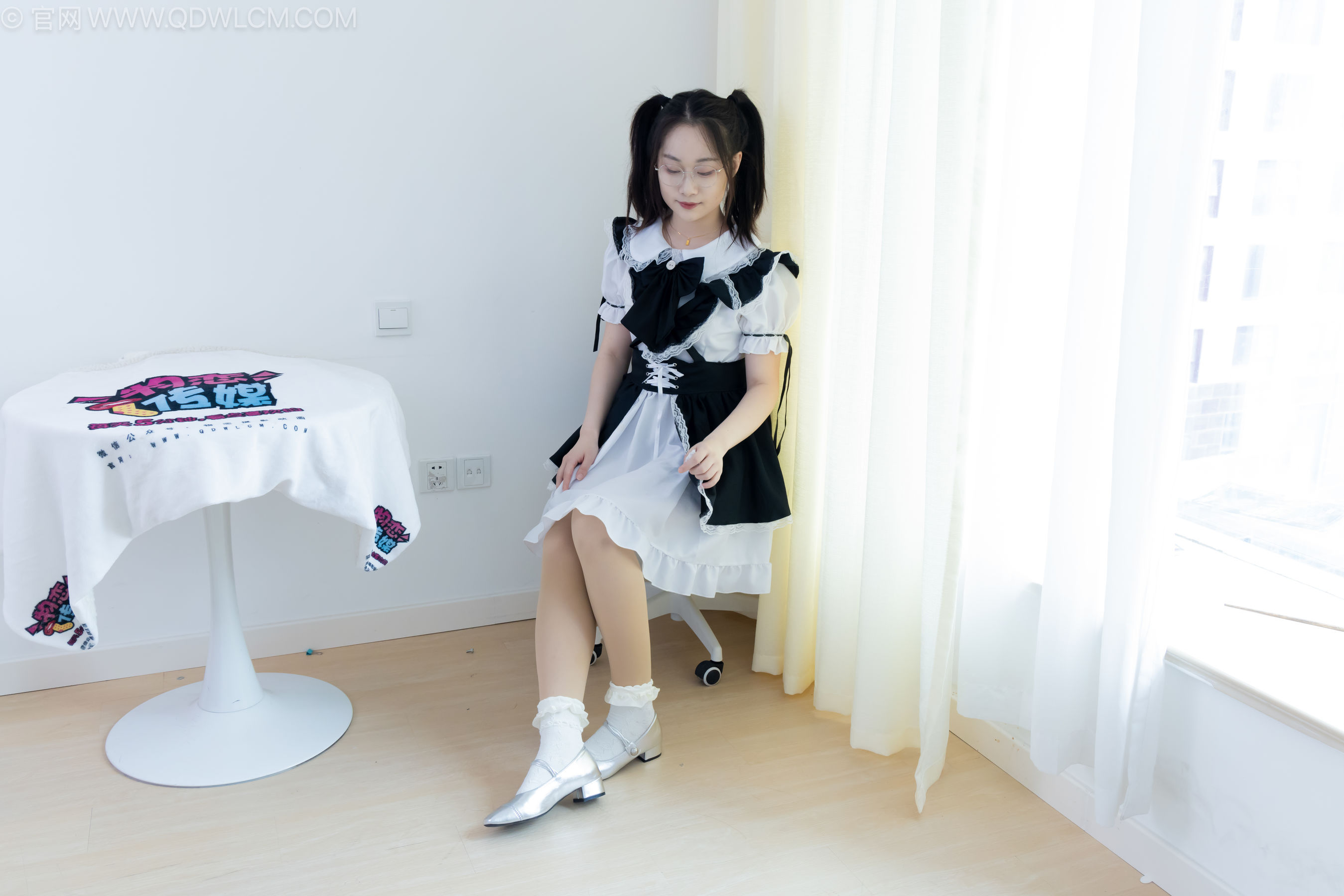 物恋传媒 No.2239 小新 -低跟鞋、白棉袜、厚肉丝、女仆装/(160P)