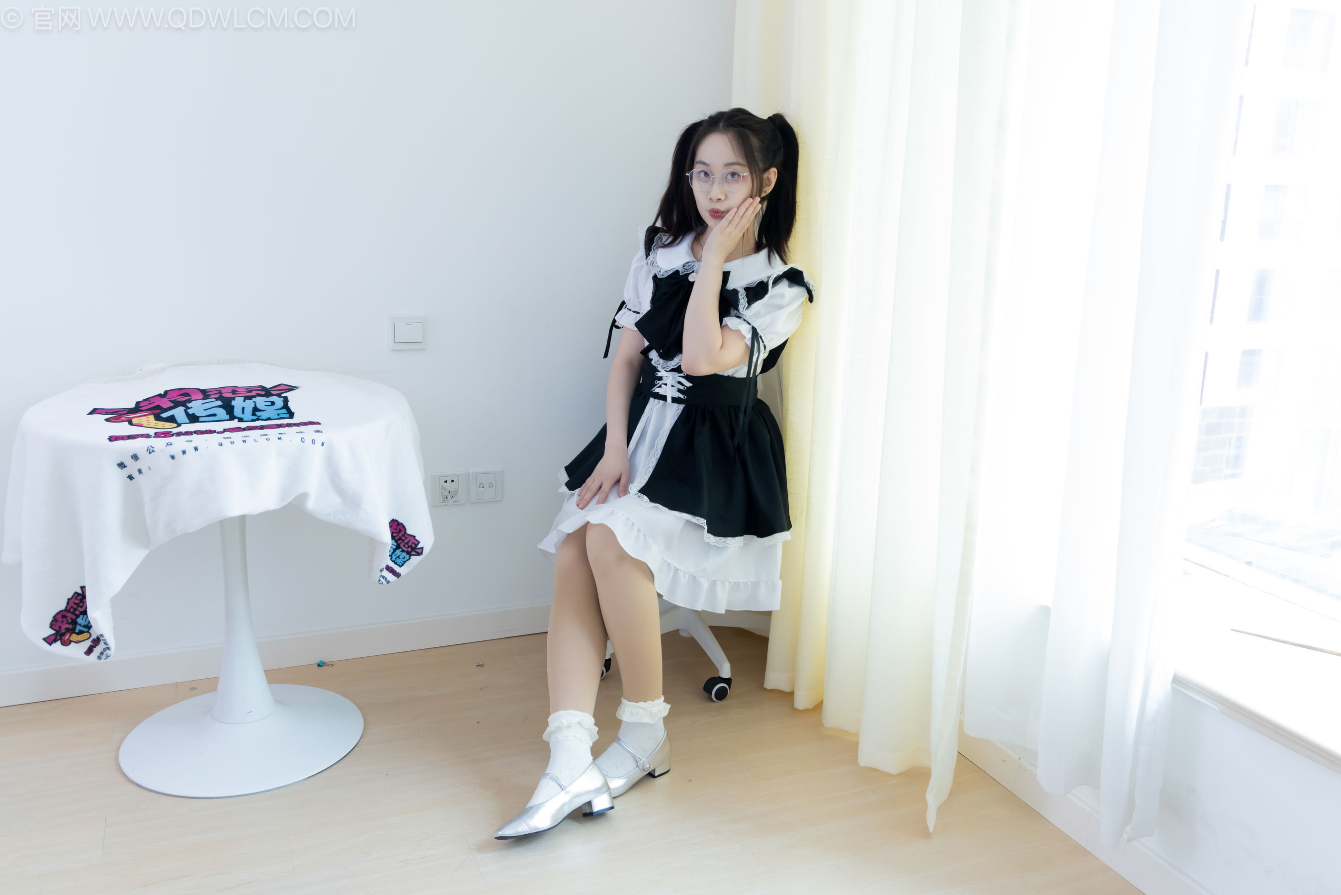 物恋传媒 No.2239 小新 -低跟鞋、白棉袜、厚肉丝、女仆装/(160P)