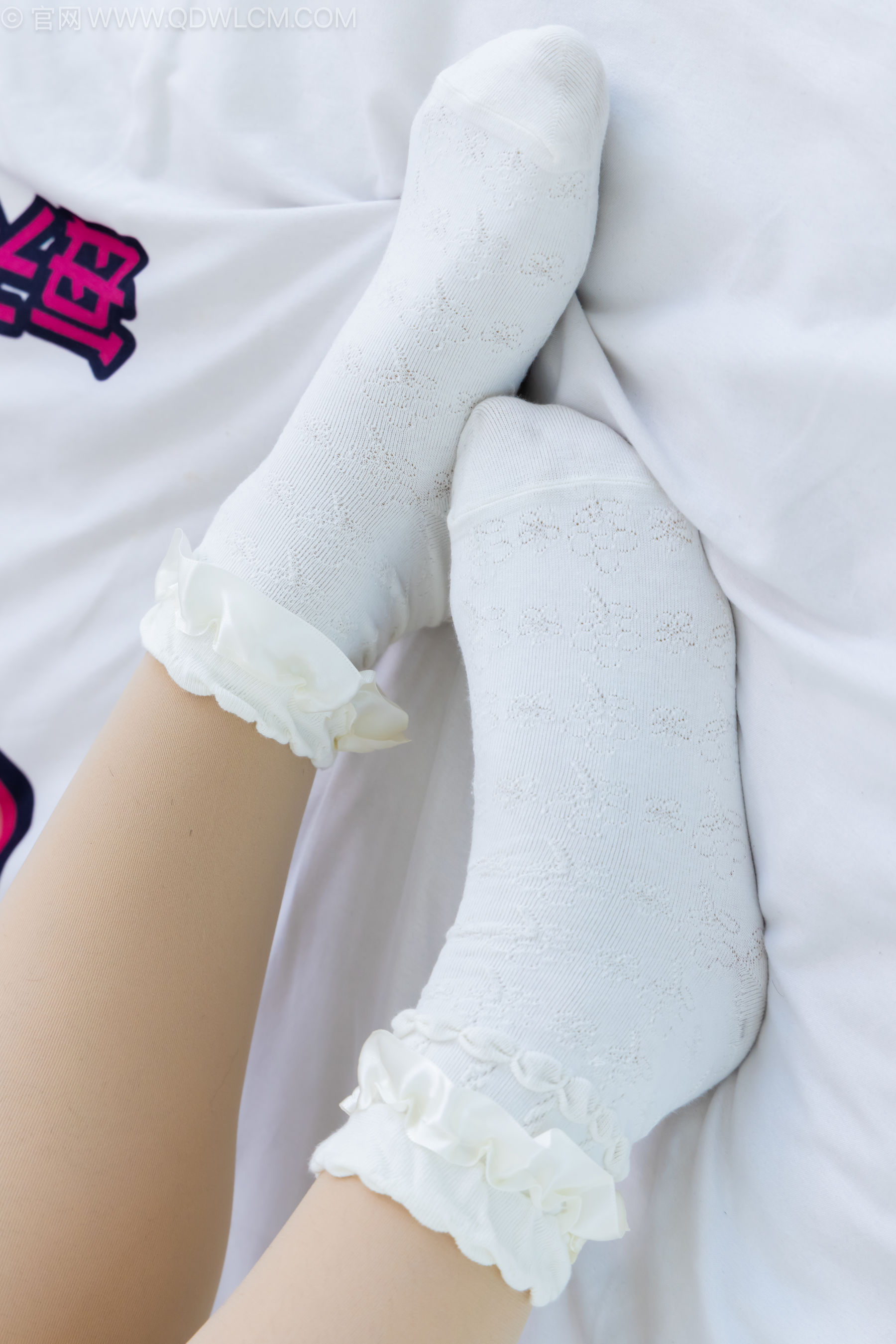 物恋传媒 No.2239 小新 -低跟鞋、白棉袜、厚肉丝、女仆装/(160P)