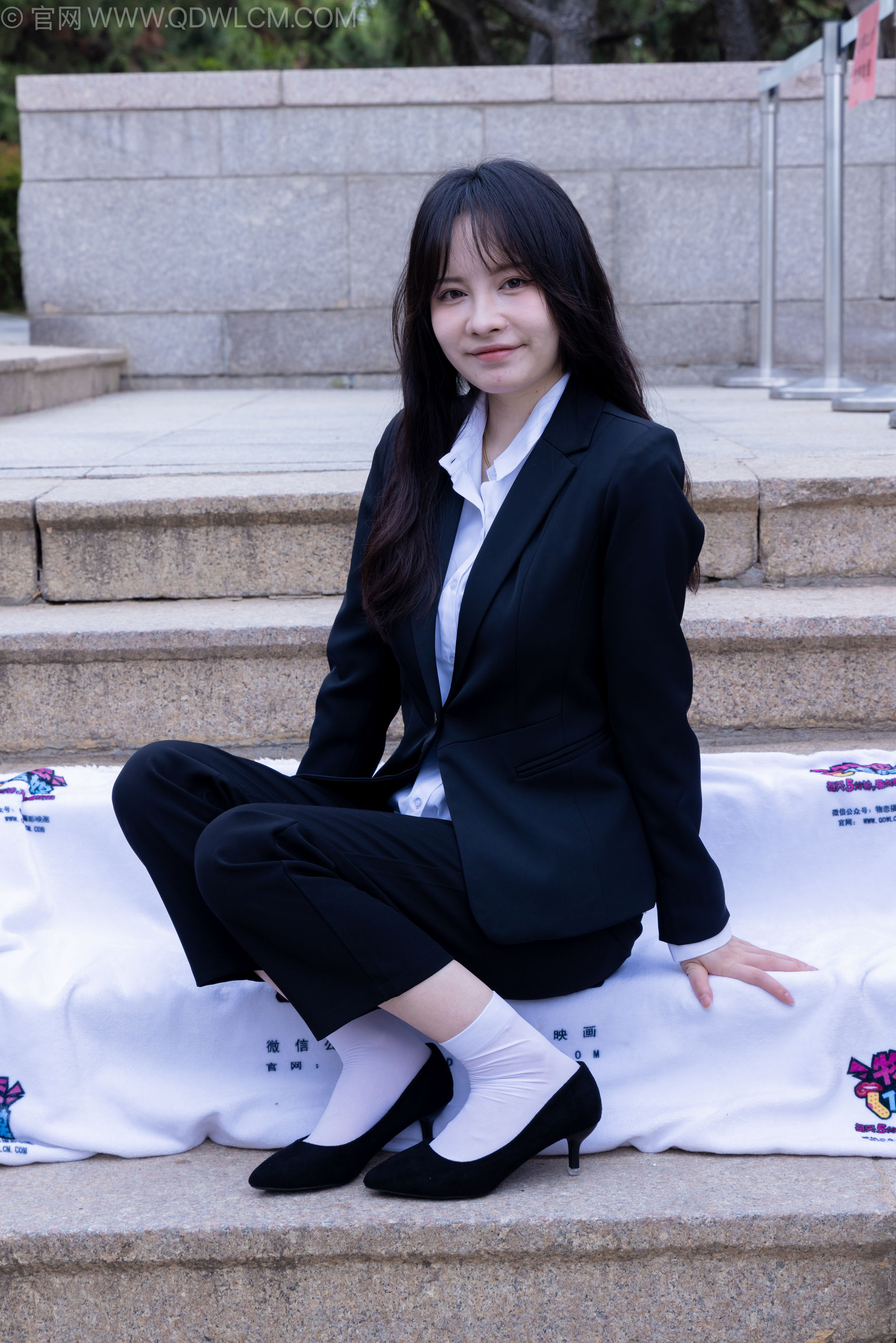 物恋传媒 No.2238 小酒 -高跟鞋、短白丝、ol制服户外/(230P)