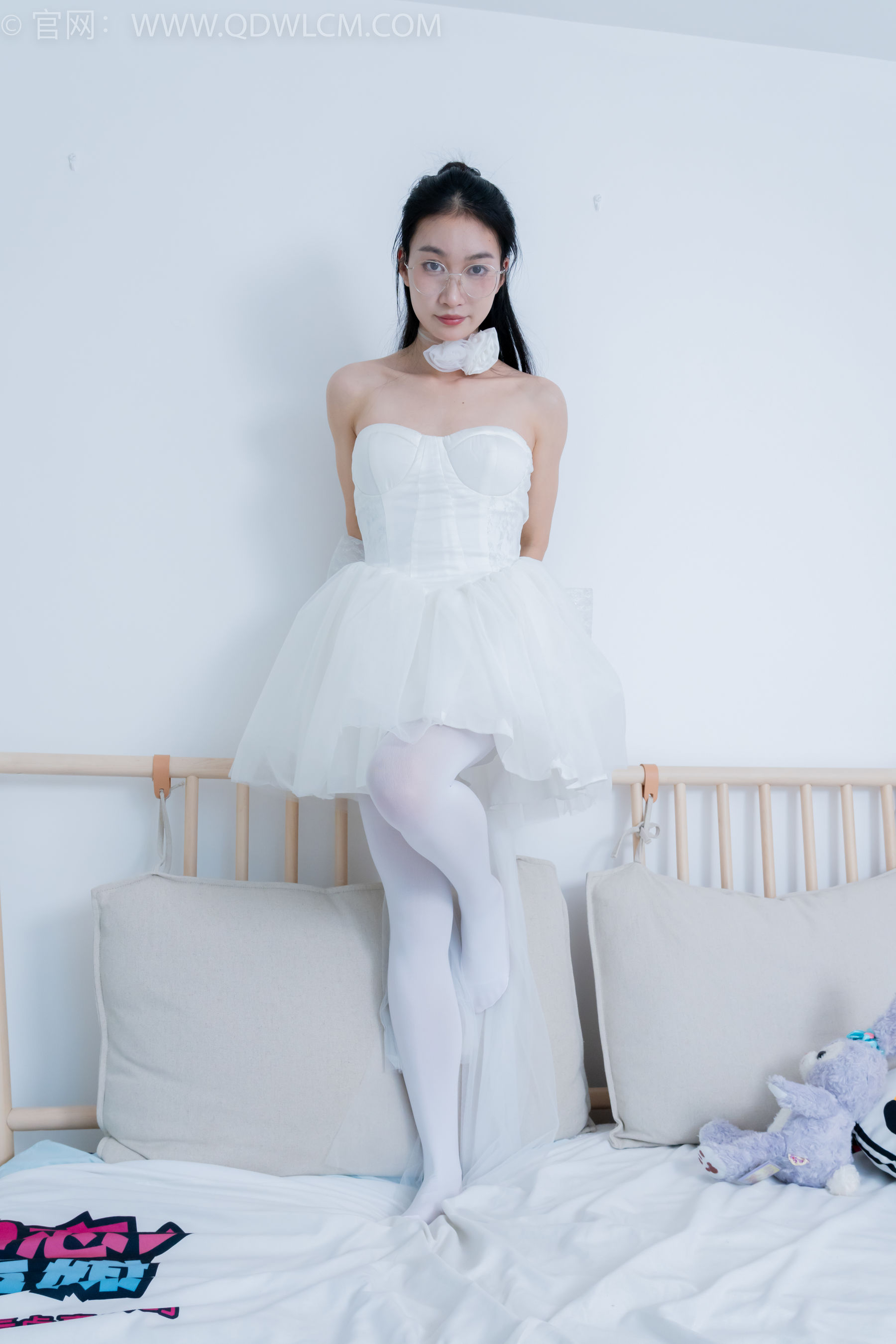 物恋传媒 No.2233 小影 -小影 -高跟鞋、厚白丝/(150P)