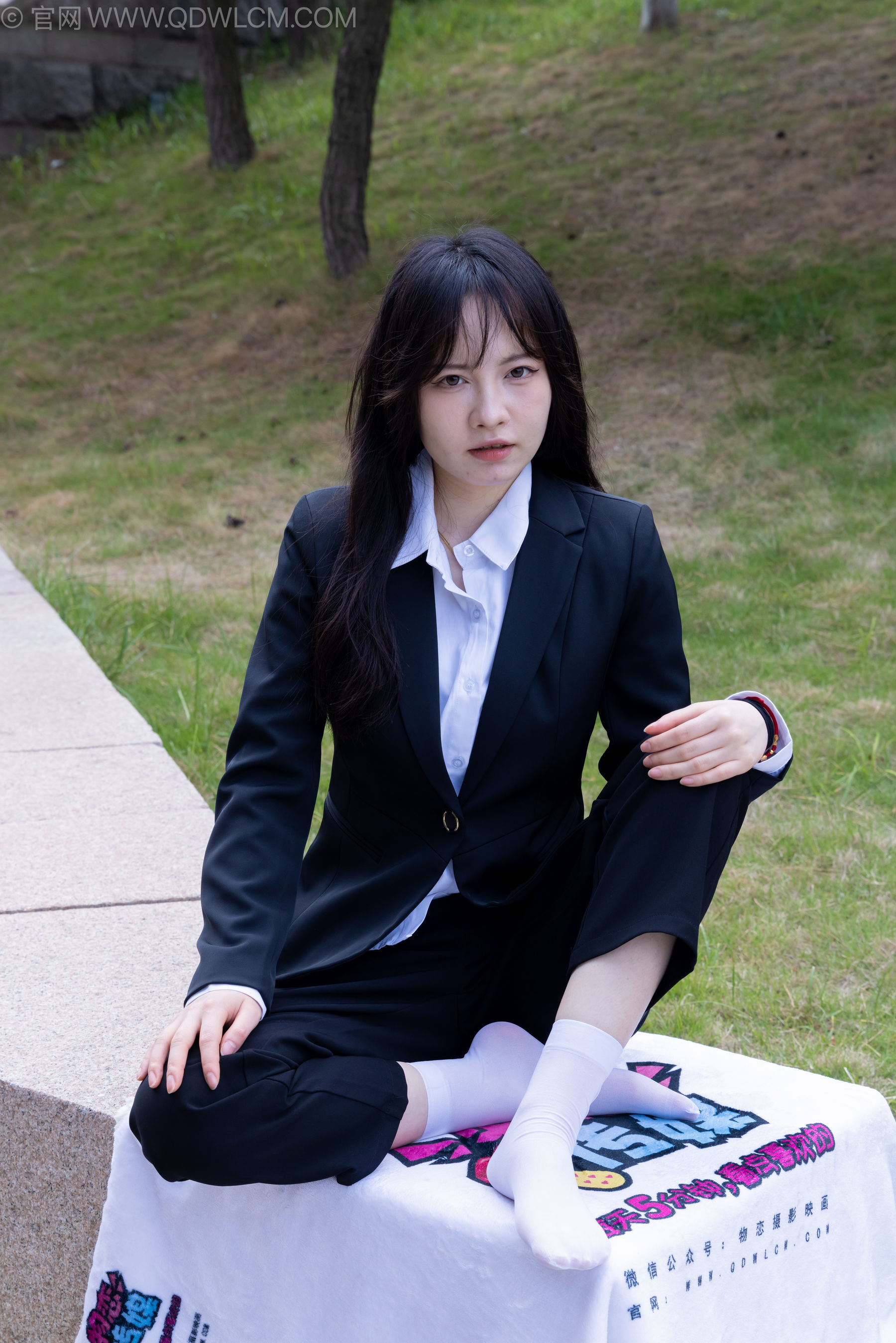 物恋传媒 No.2238 小酒 -高跟鞋、短白丝、ol制服户外/(230P)