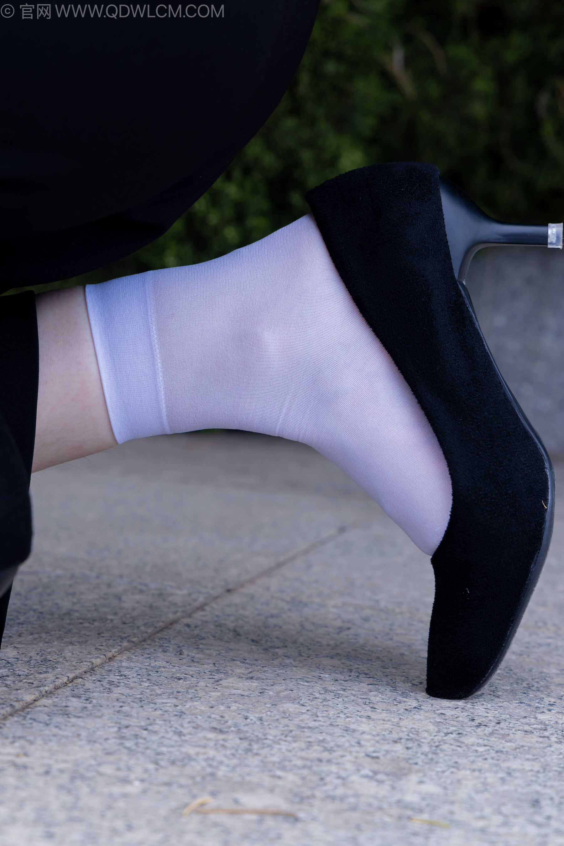 物恋传媒 No.2238 小酒 -高跟鞋、短白丝、ol制服户外/(230P)