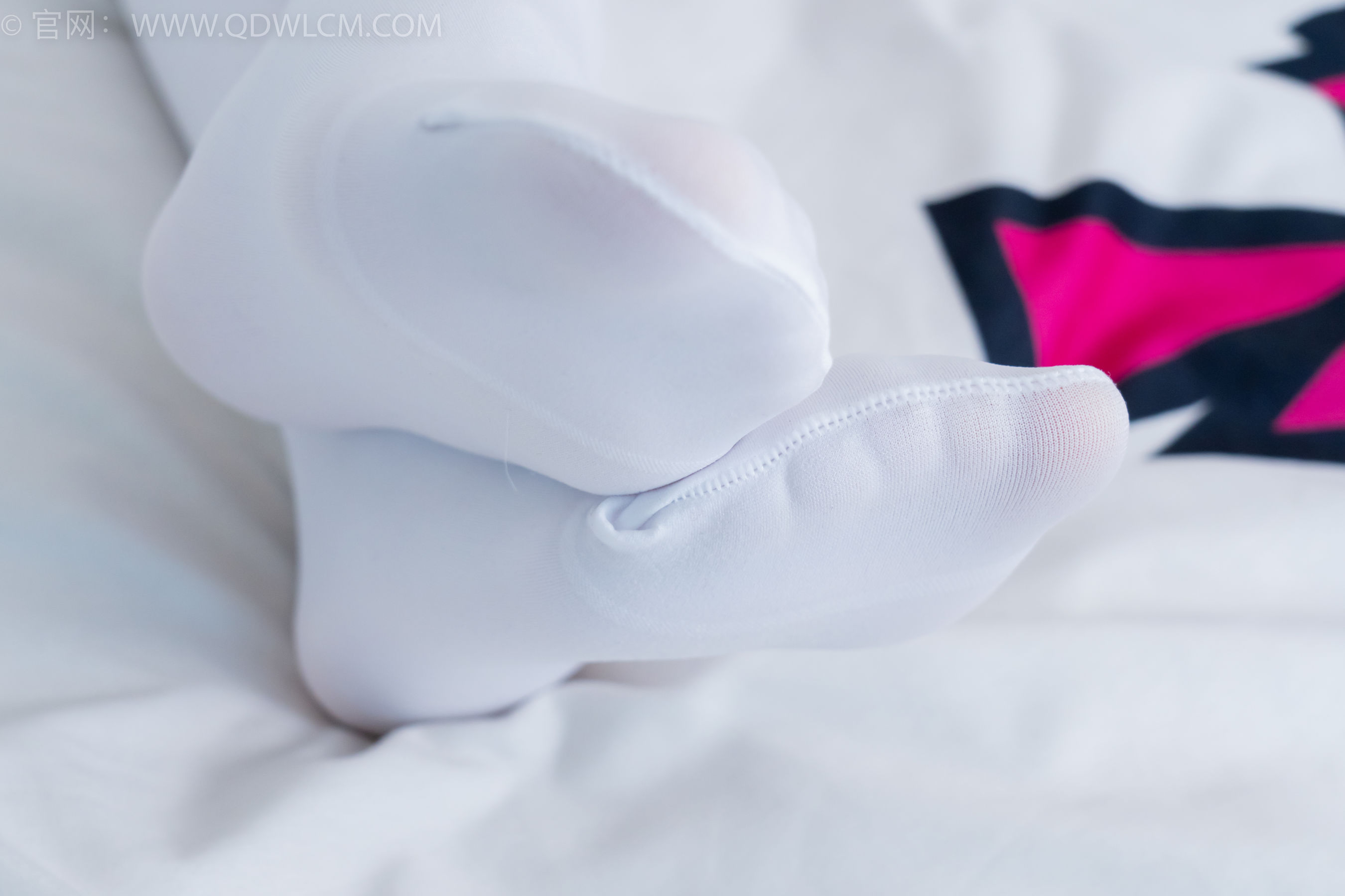 物恋传媒 No.2233 小影 -小影 -高跟鞋、厚白丝/(150P)